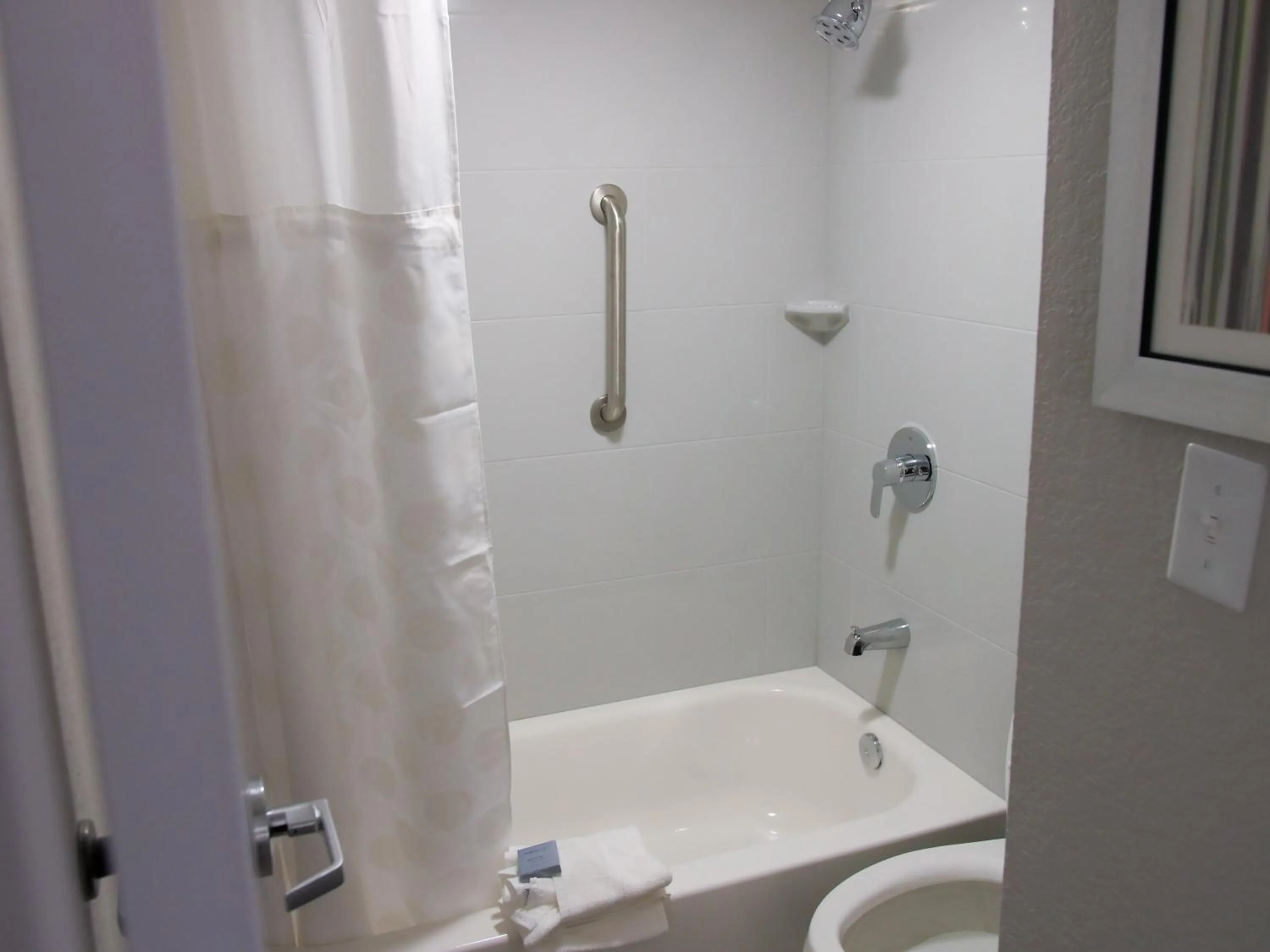 Bathroom in Wingate by Wyndham Louisville Airport Expo Center