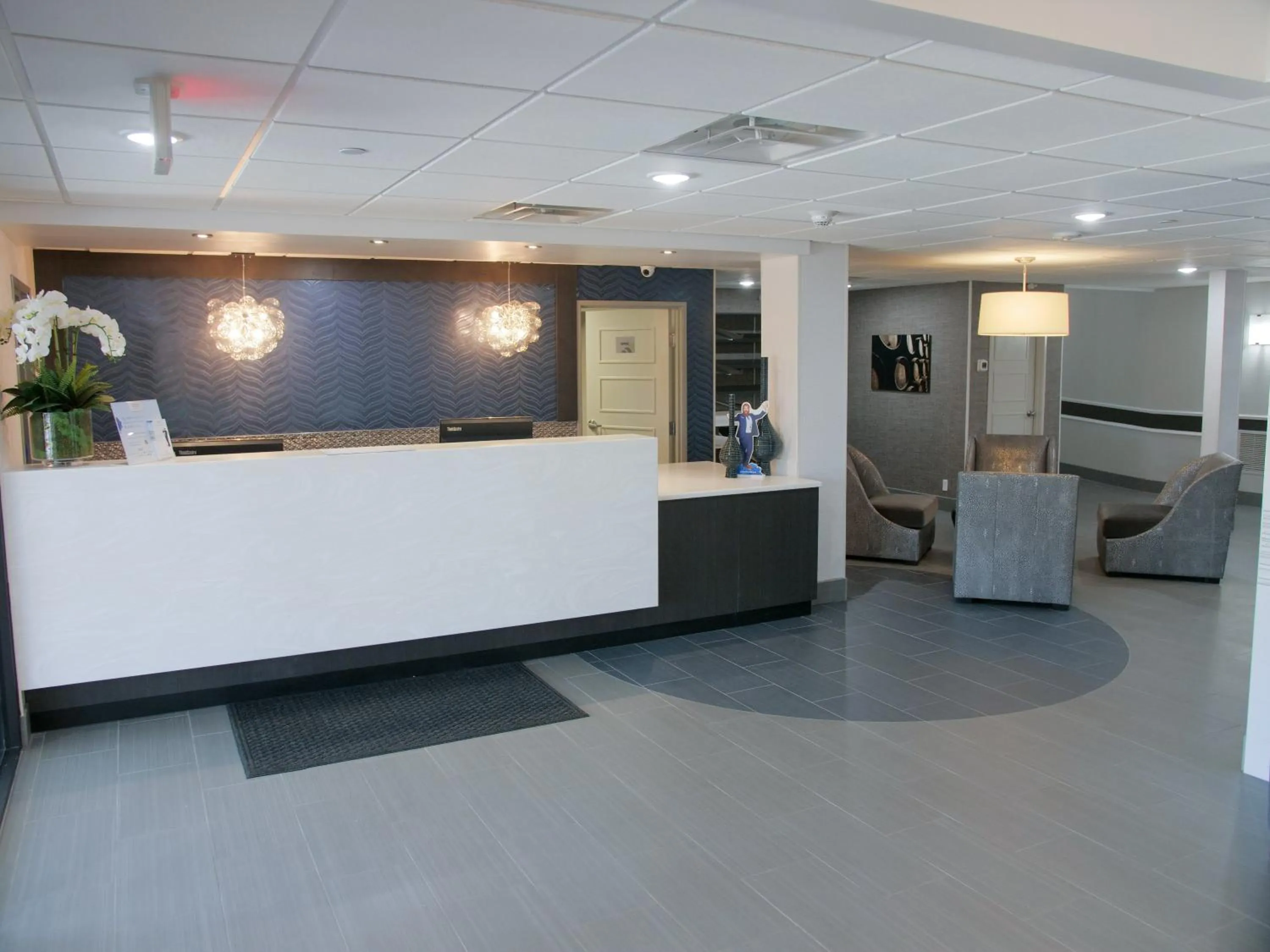 Lobby or reception in Wingate by Wyndham Louisville Airport Expo Center