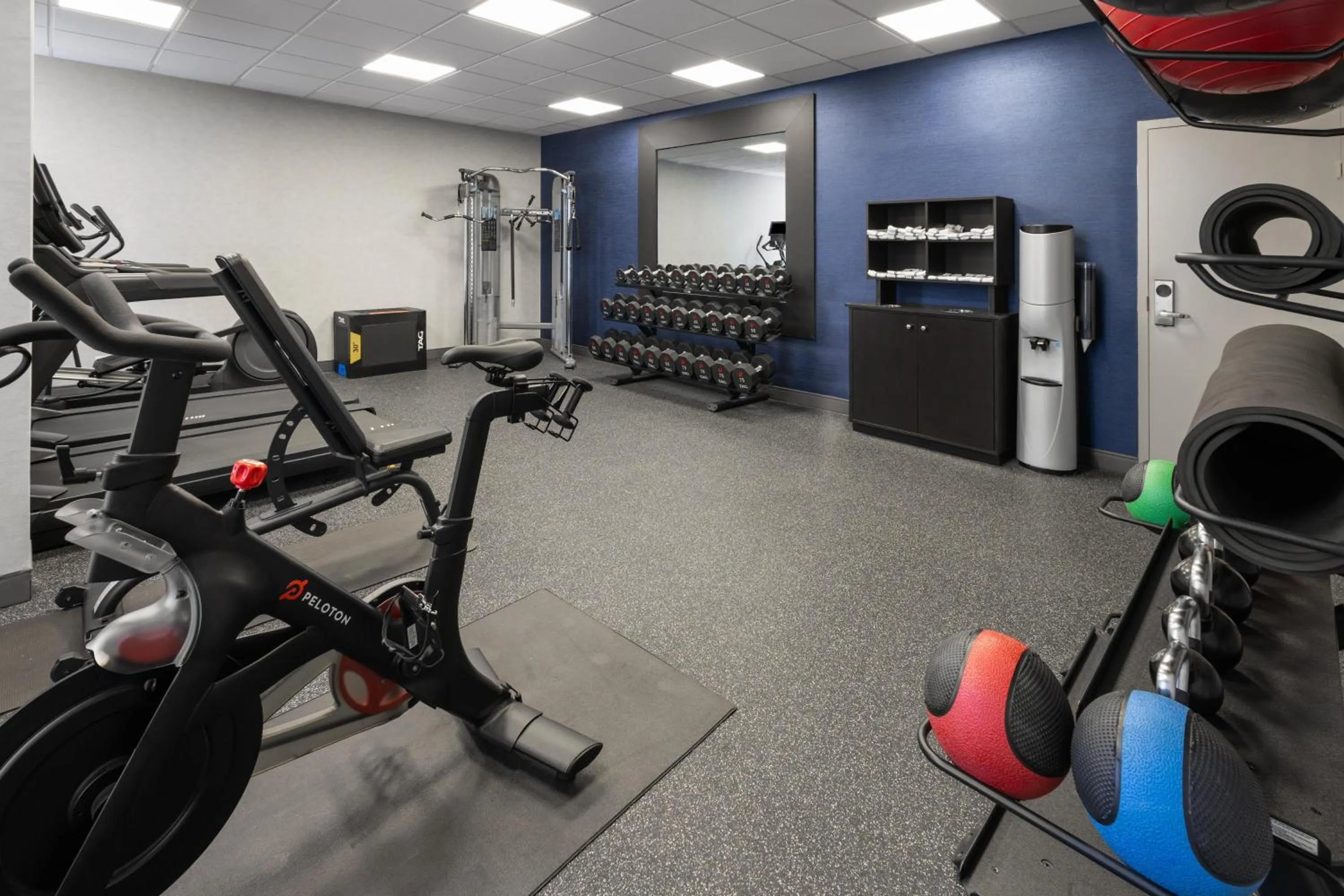 Fitness centre/facilities in Hampton Inn Somerset