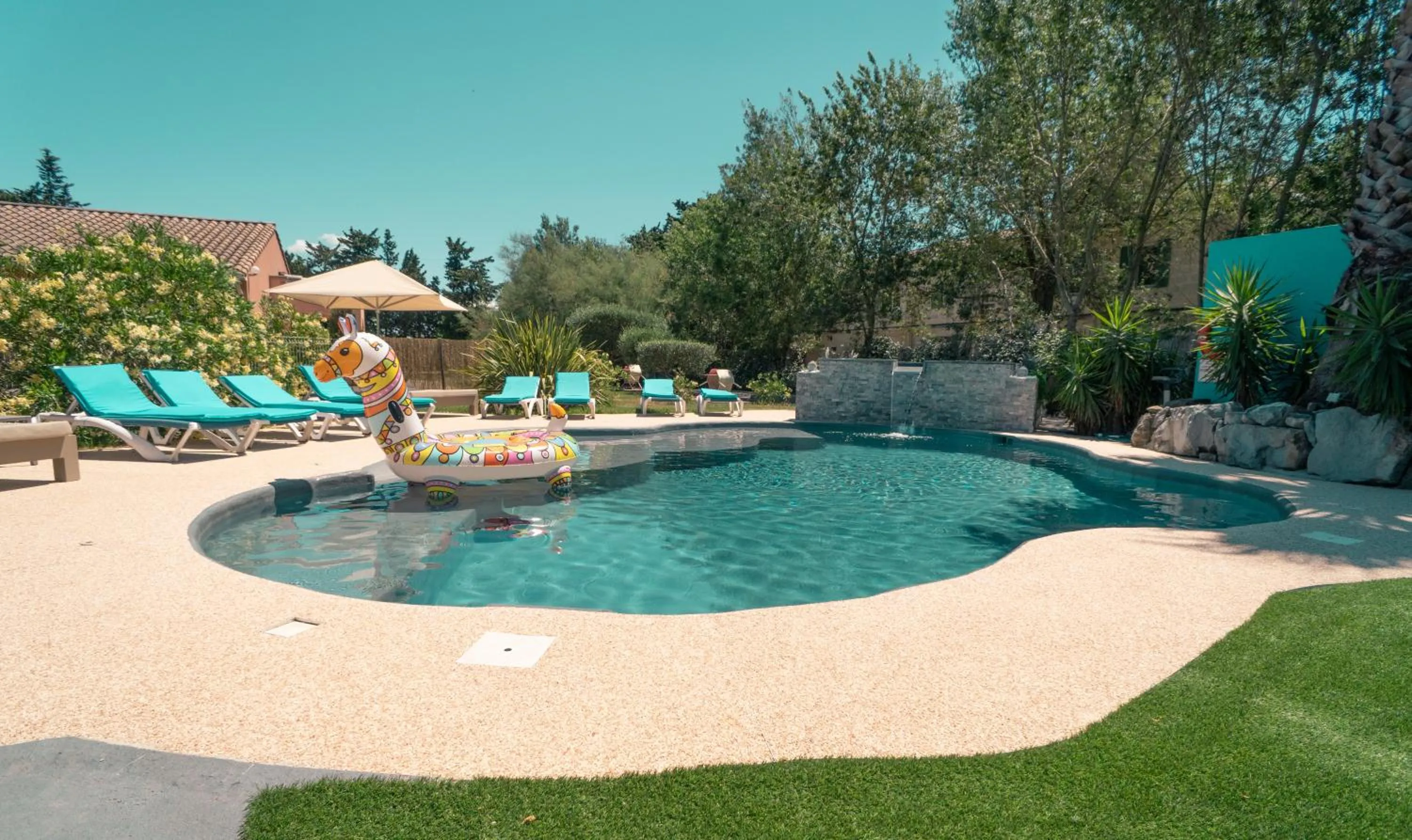 Swimming pool in Le President-Gare Nimes Pont Du Gard