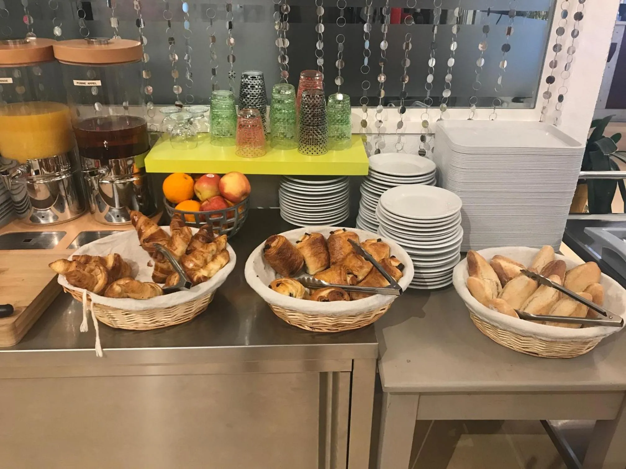 Breakfast in Le President-Gare Nimes Pont Du Gard