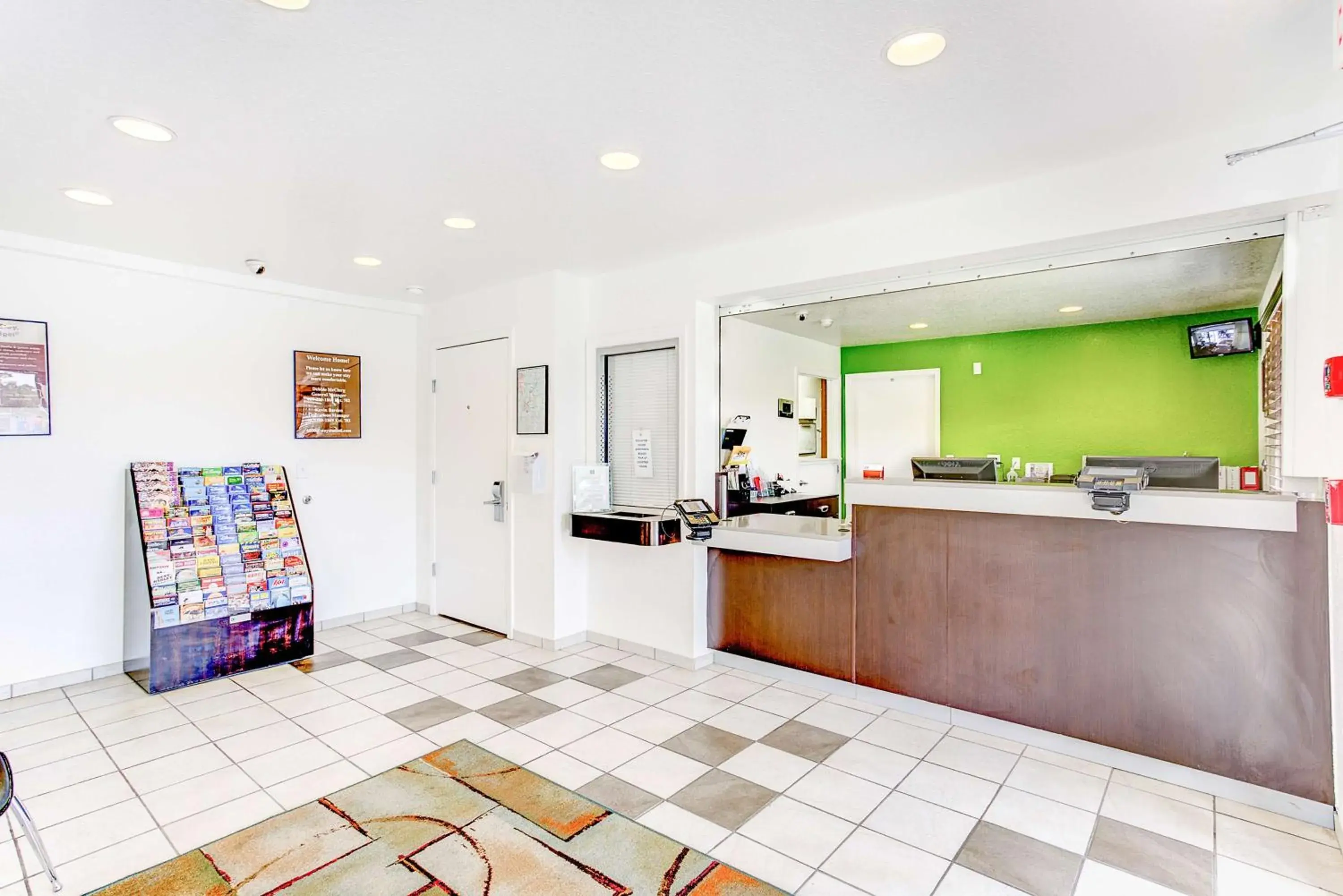 Lobby or reception in Studio 6 Extended Stay - Kissimmee, FL - Orlando Lobby or reception in Studio 6 Extended Stay - Kissimmee, FL - Orlando