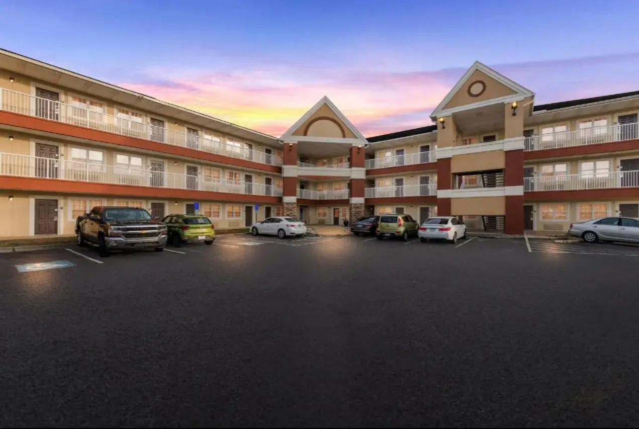 Property building in Suburban Studios Winston-Salem near Hanes Mall Property building in Suburban Studios Winston-Salem near Hanes Mall