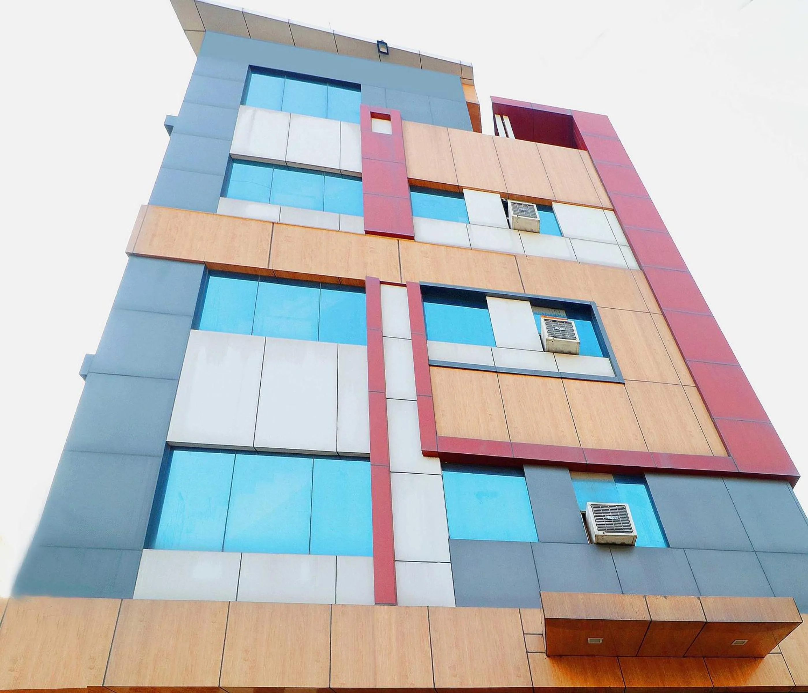 Facade/entrance in Hotel O Welcome Lounge