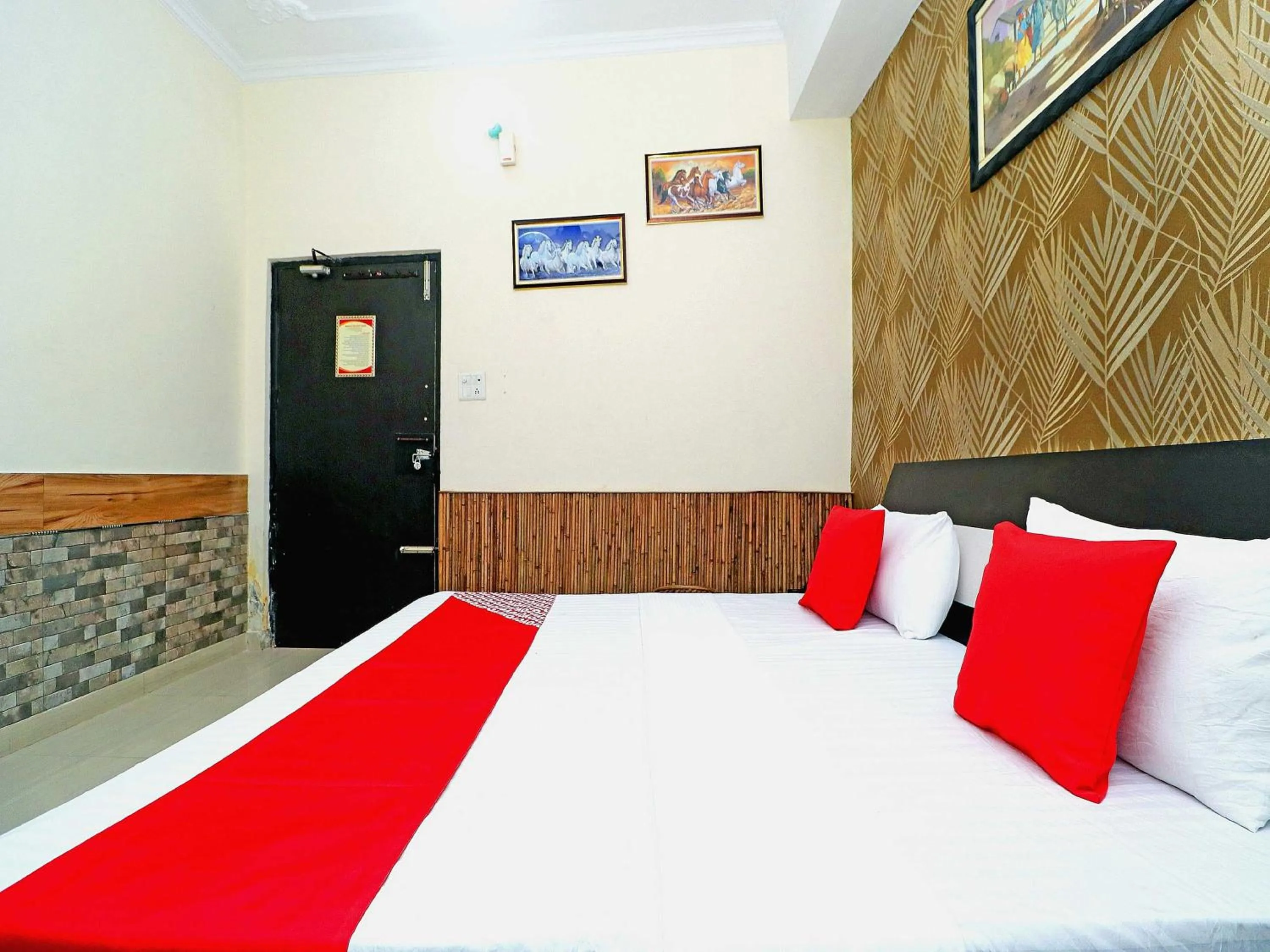 Bedroom, Bed in Hotel O Welcome Lounge