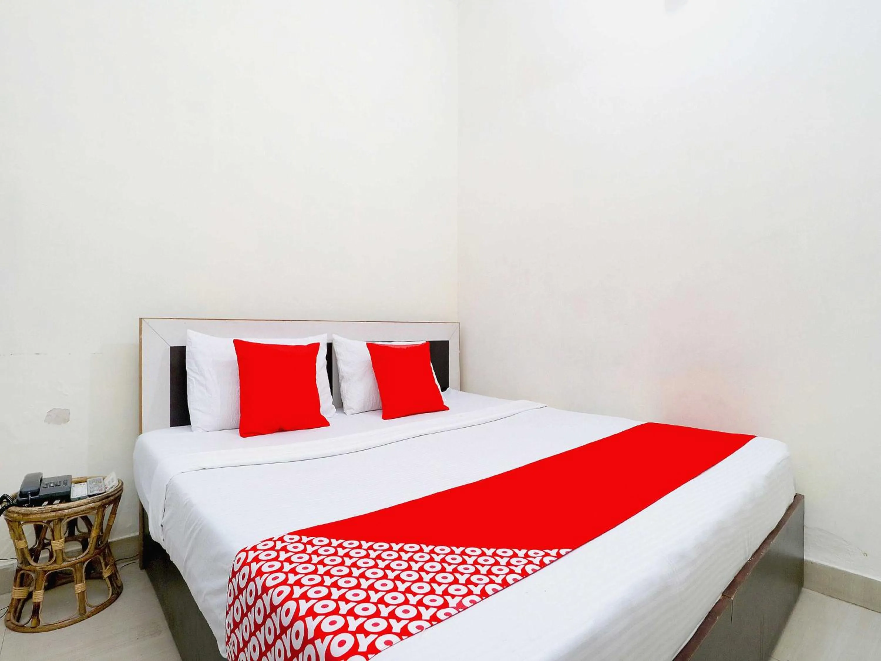 Bedroom, Bed in Hotel O Welcome Lounge