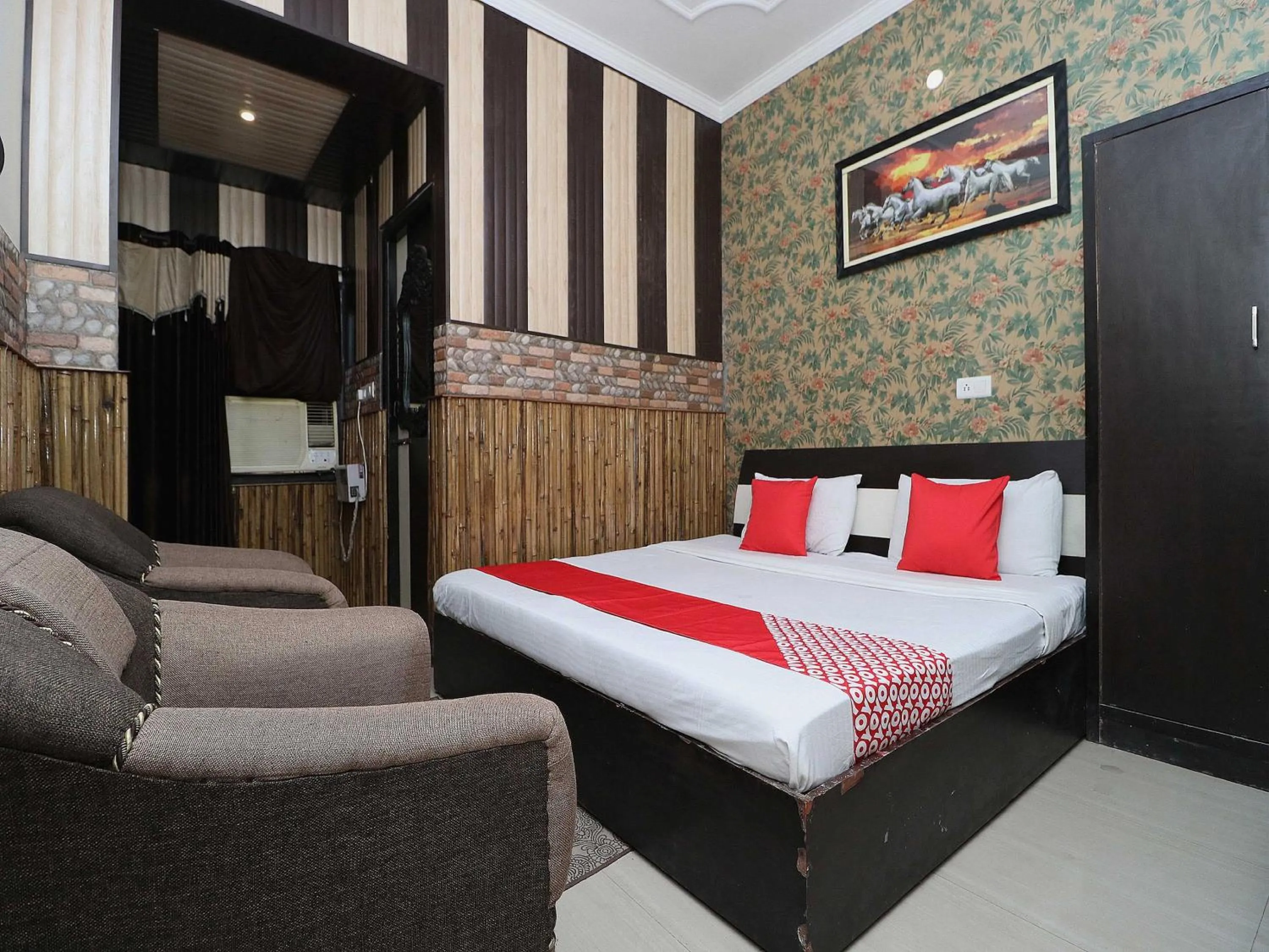 Bedroom, Bed in Hotel O Welcome Lounge