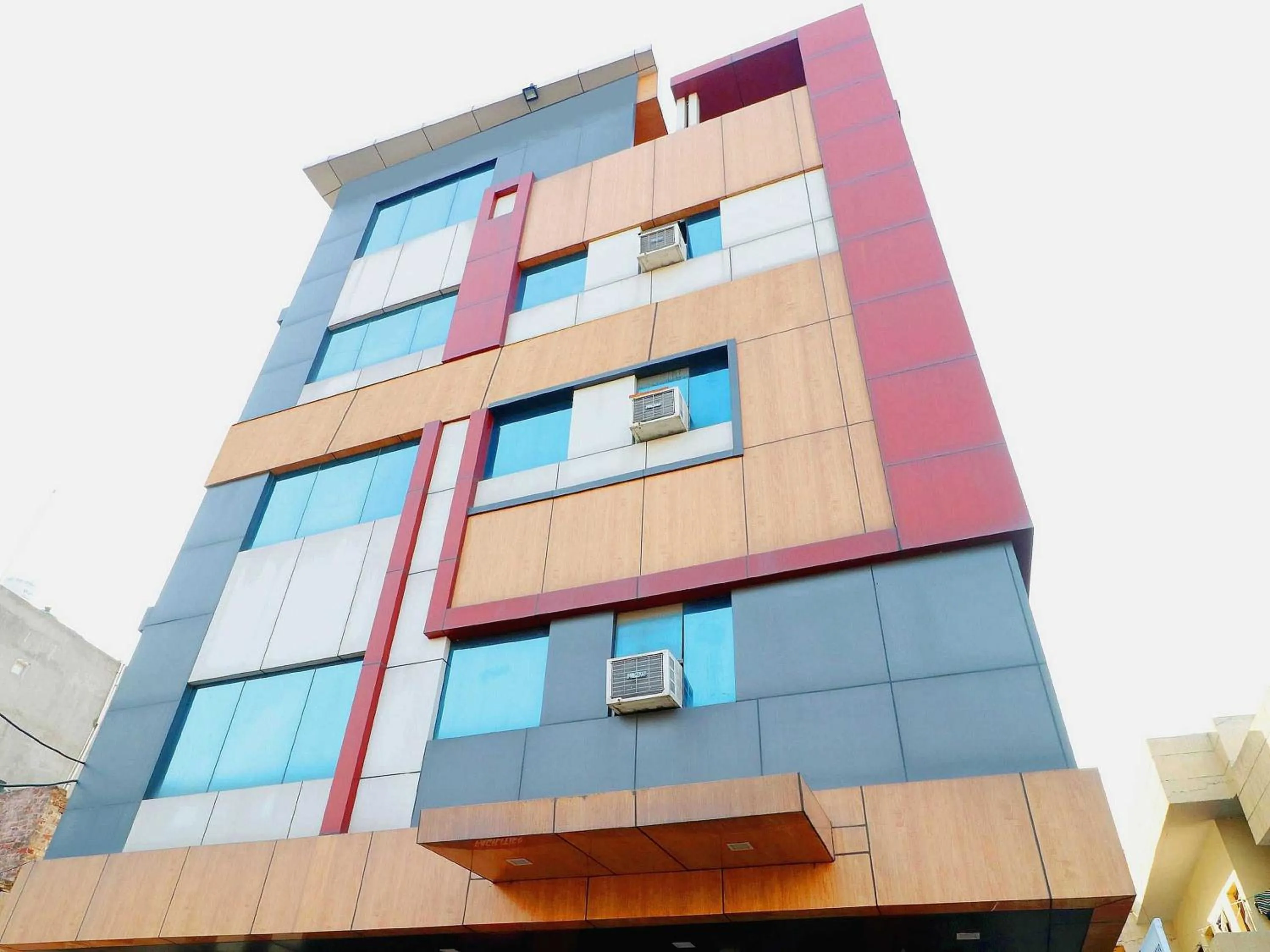 Facade/entrance in Hotel O Welcome Lounge