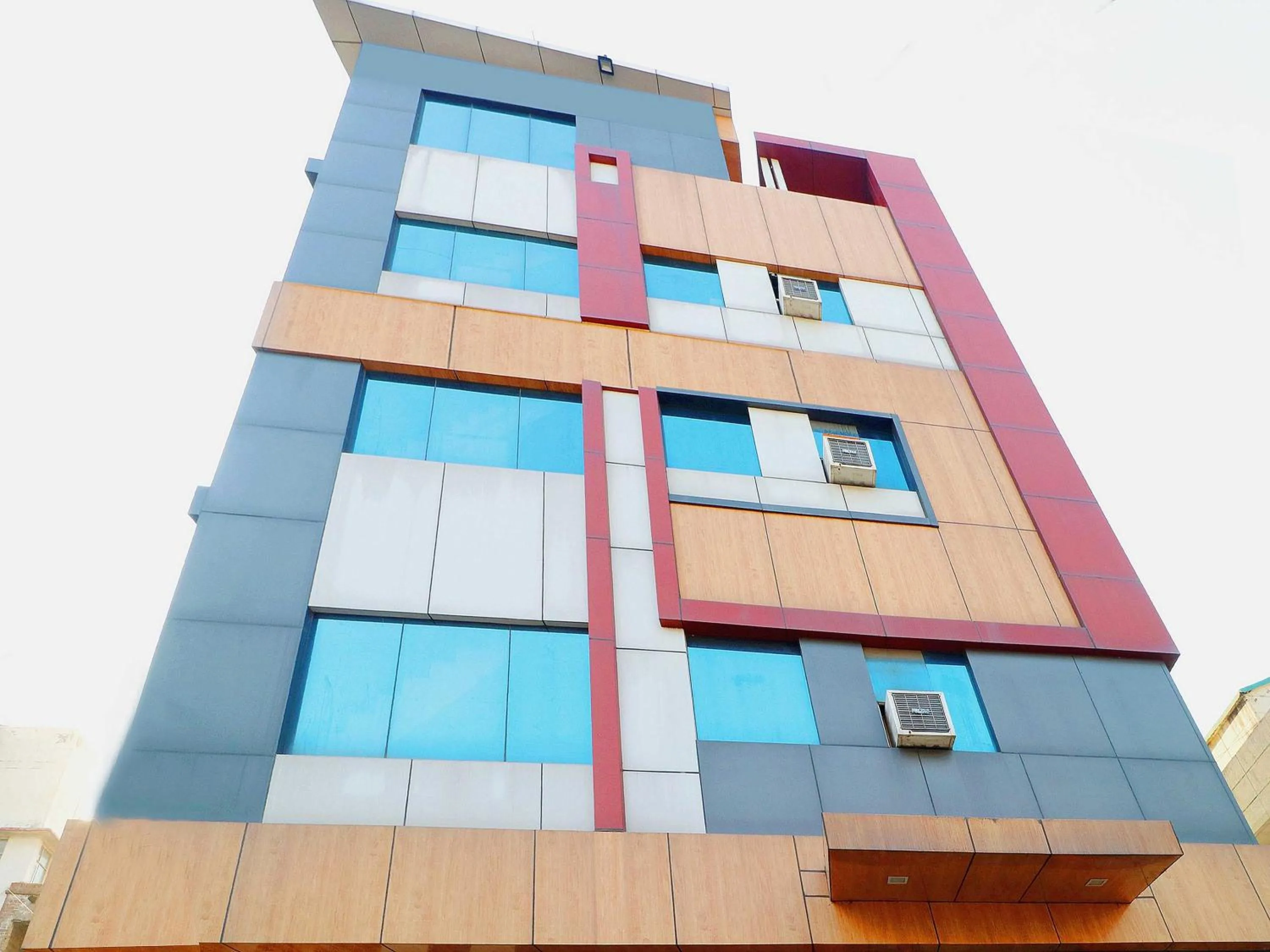 Facade/entrance in Hotel O Welcome Lounge