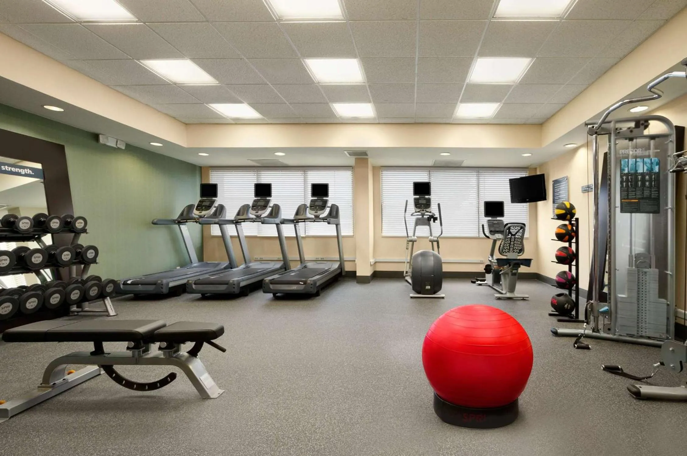 Fitness centre/facilities in Hampton Inn Lexington Park