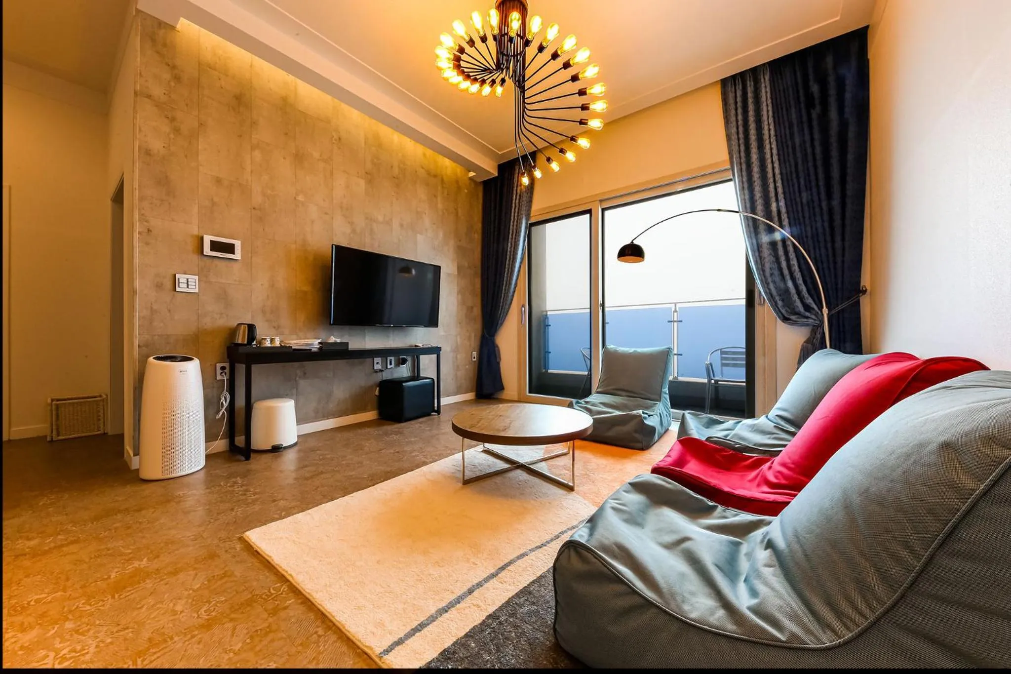 Living room in Merrymud Hotel