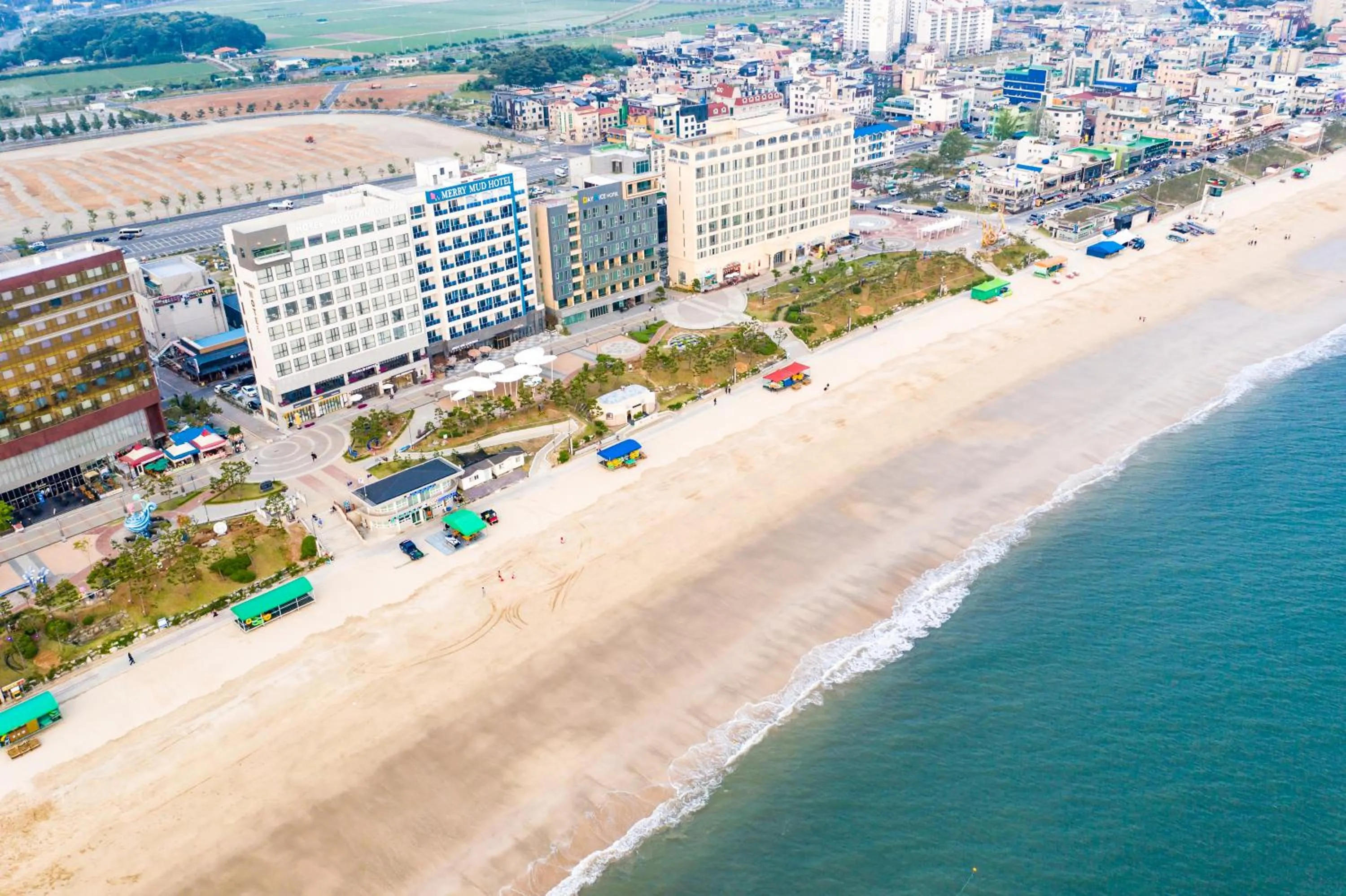 Beach in Merrymud Hotel