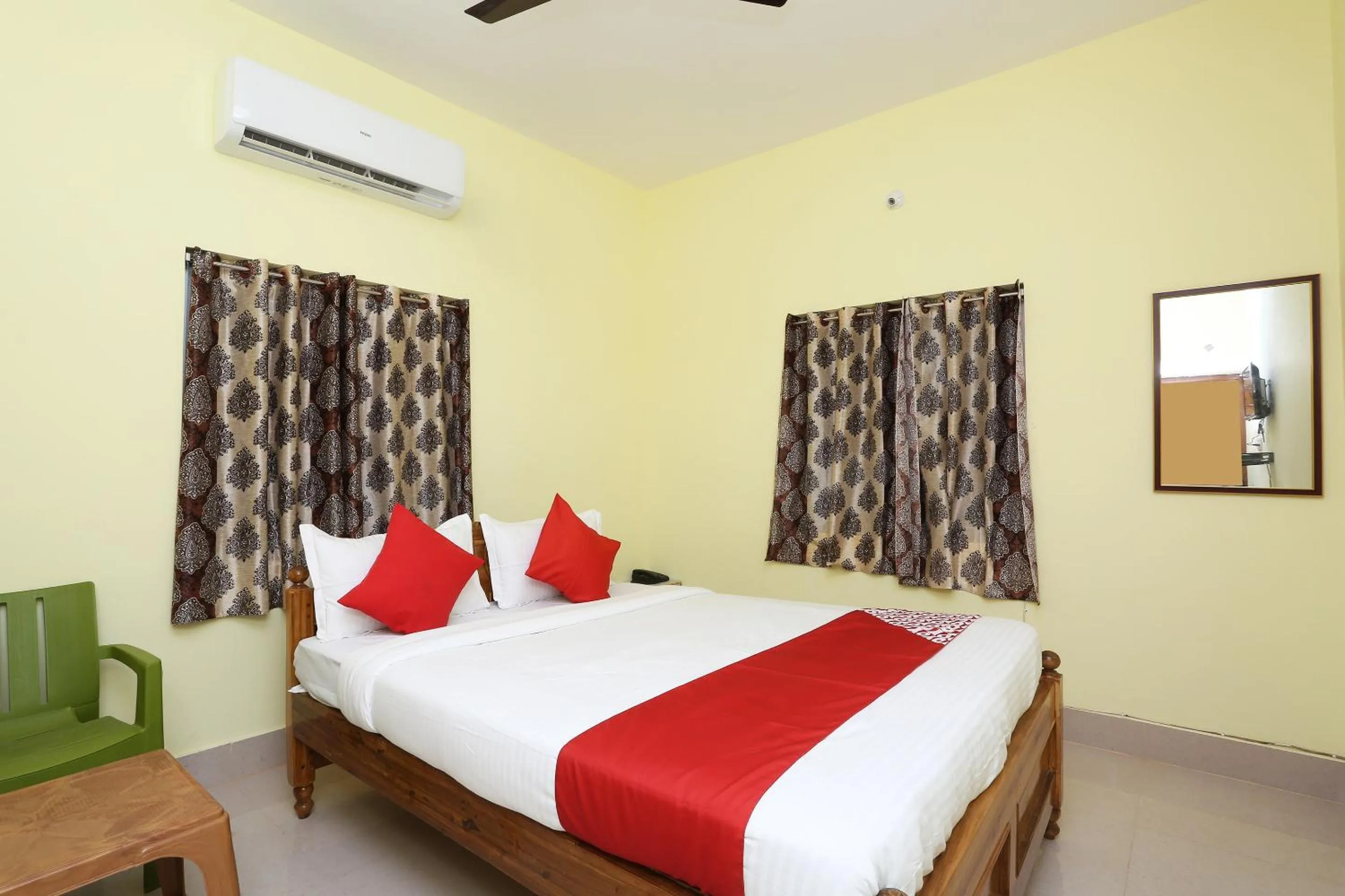 Bedroom in Hotel O Nandan Residency