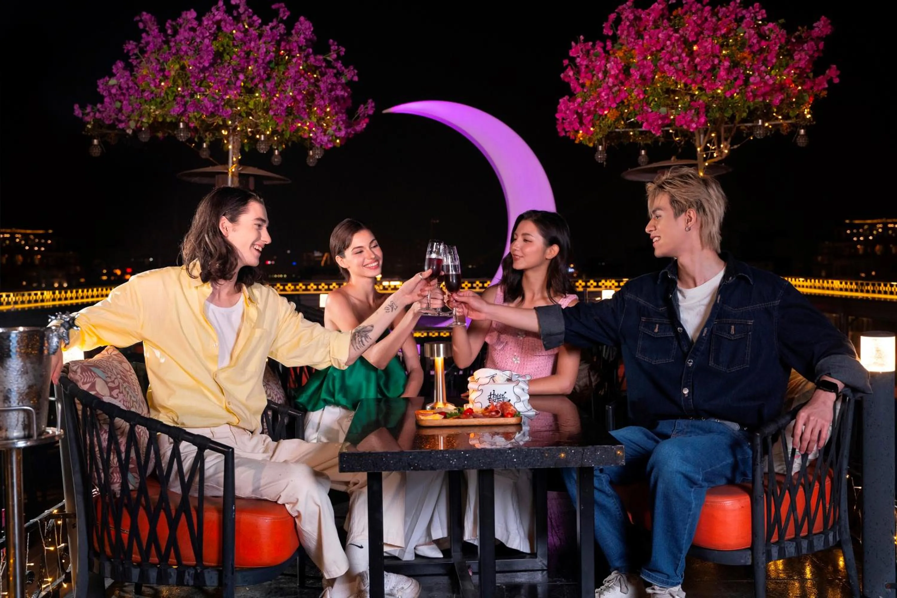 Night in Aurora Premium - A Lifestyle Hotel