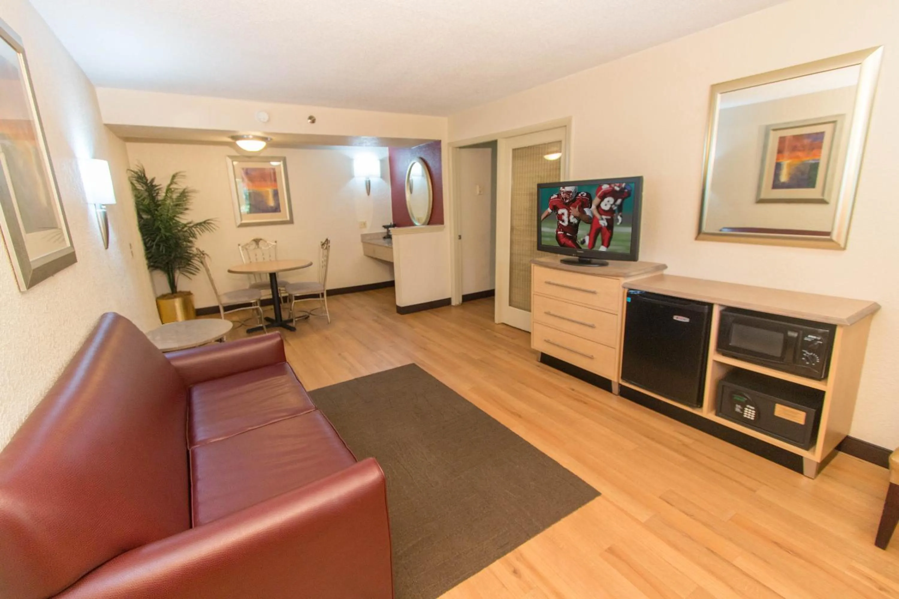 Photo of the whole room in Red Roof Inn Hilton Head Island