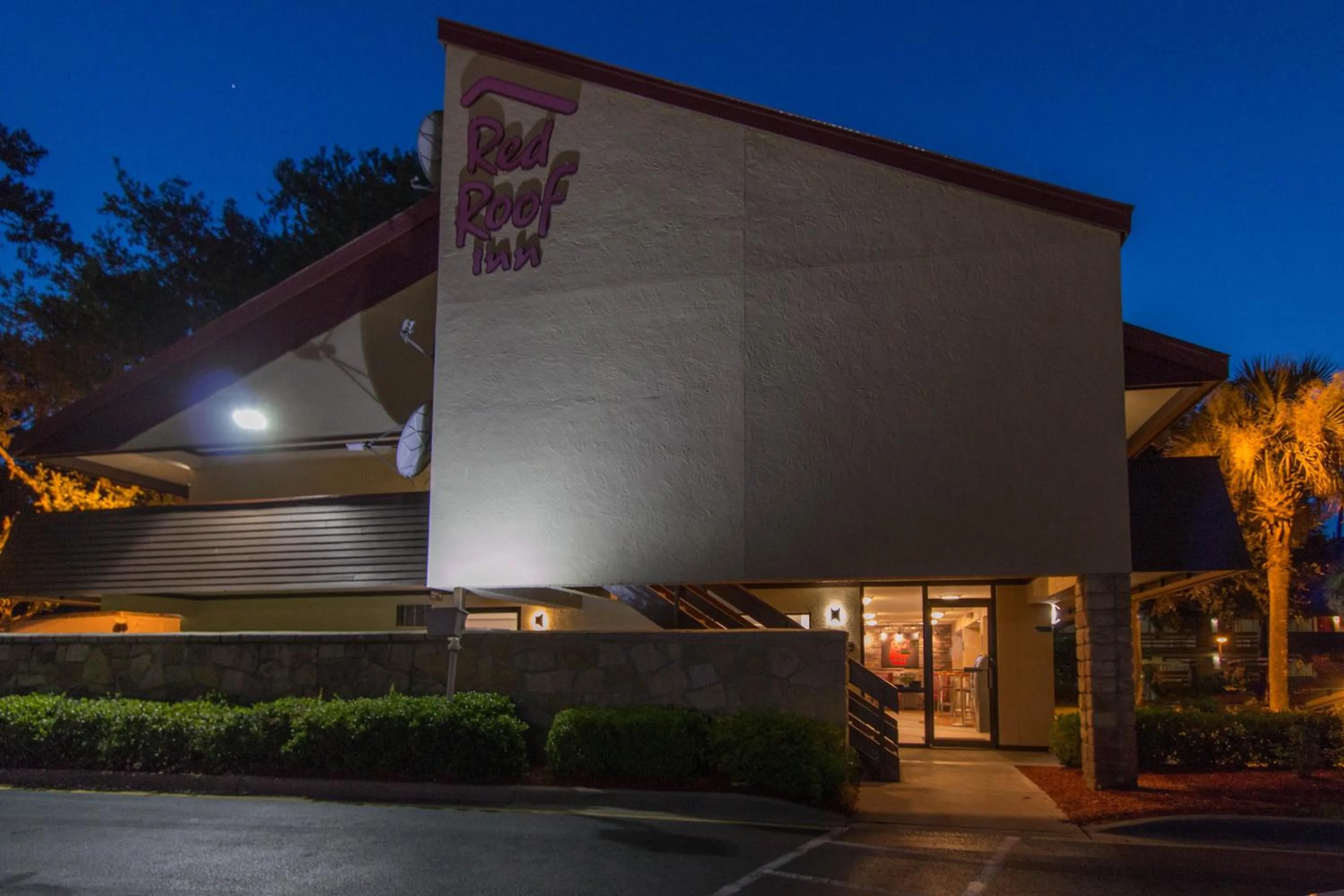Property building in Red Roof Inn Hilton Head Island