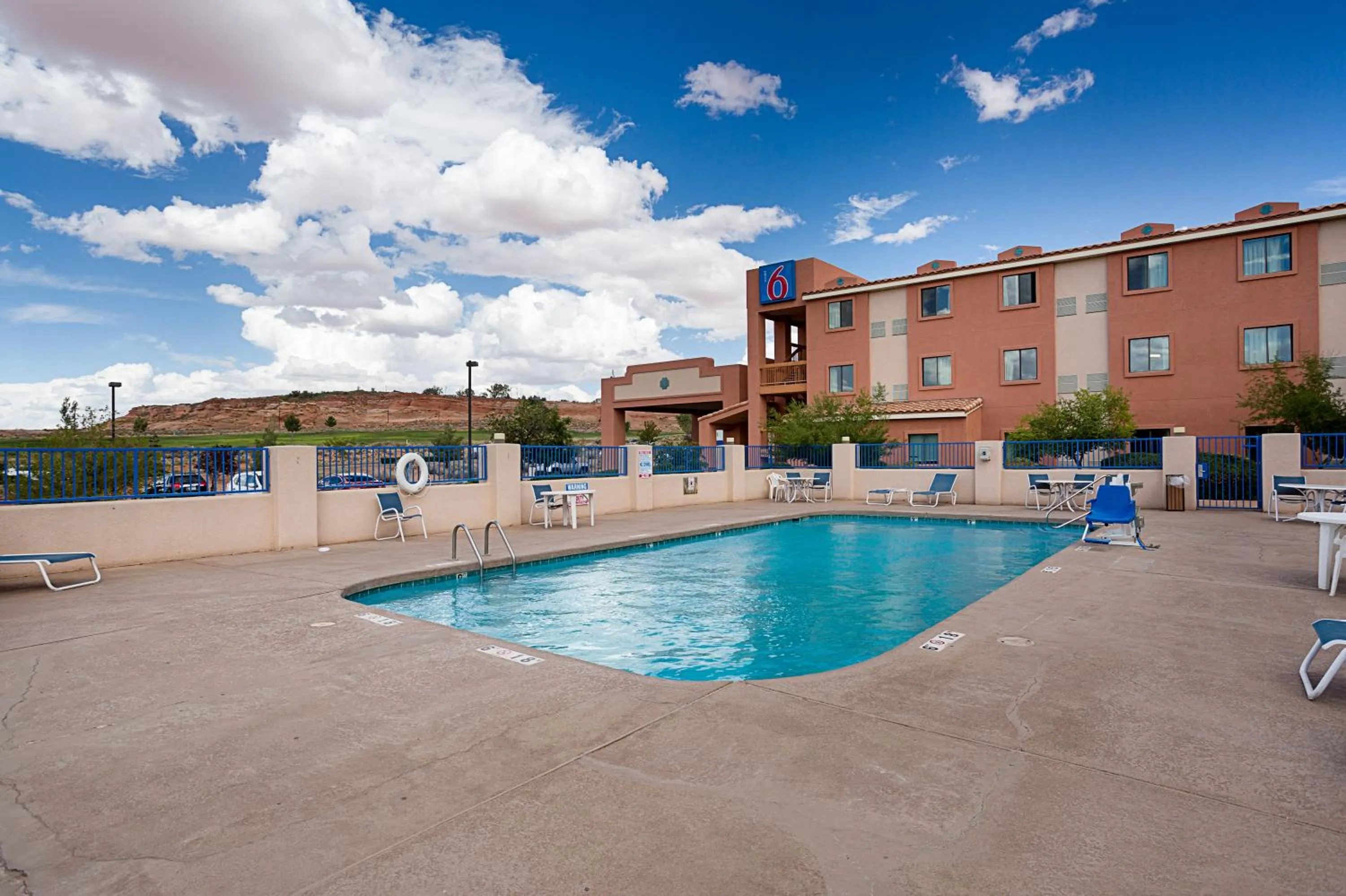 Swimming pool in Motel 6-Page, AZ