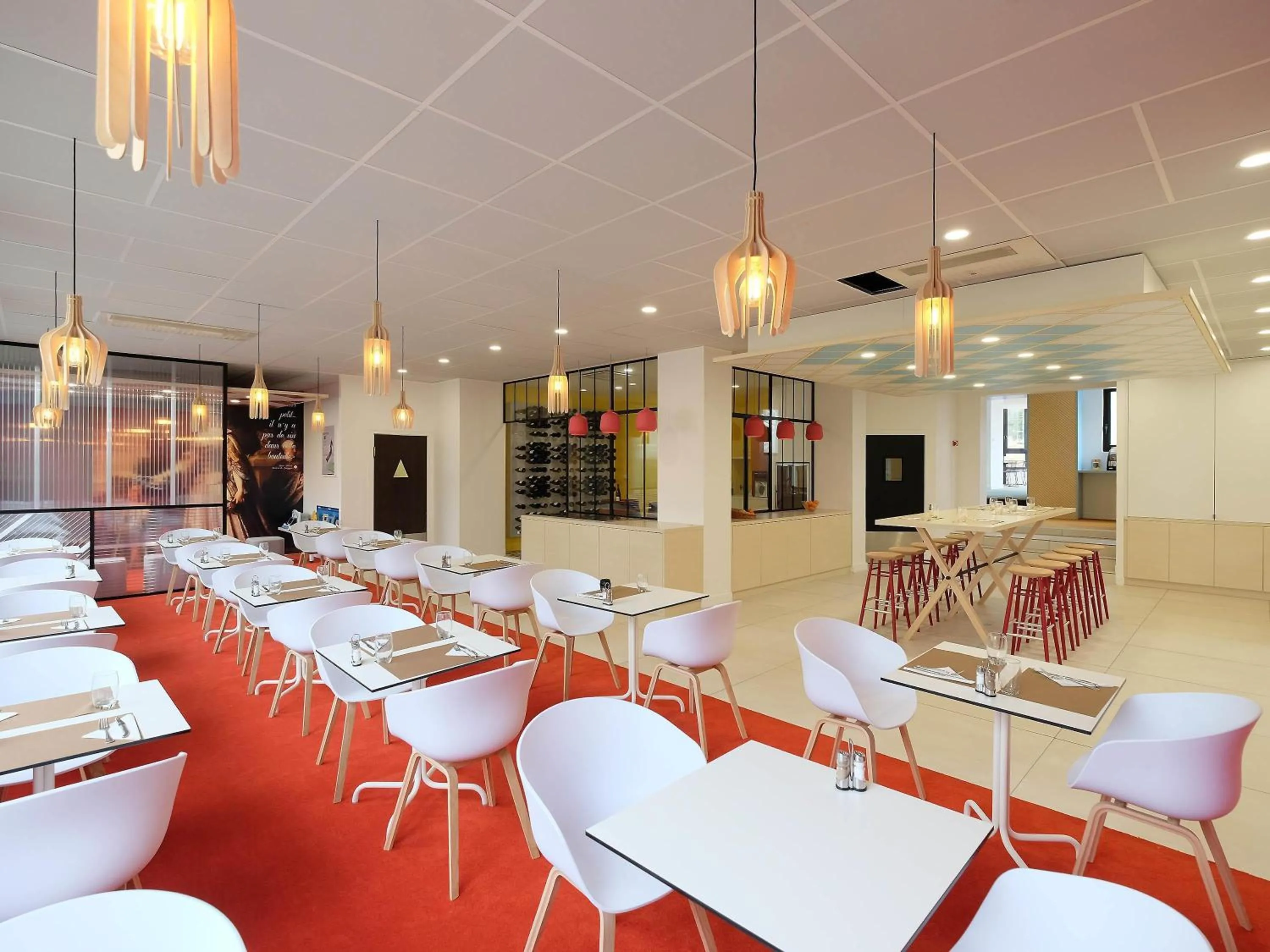 Restaurant/places to eat in Hôtel ibis Styles Auxerre Nord