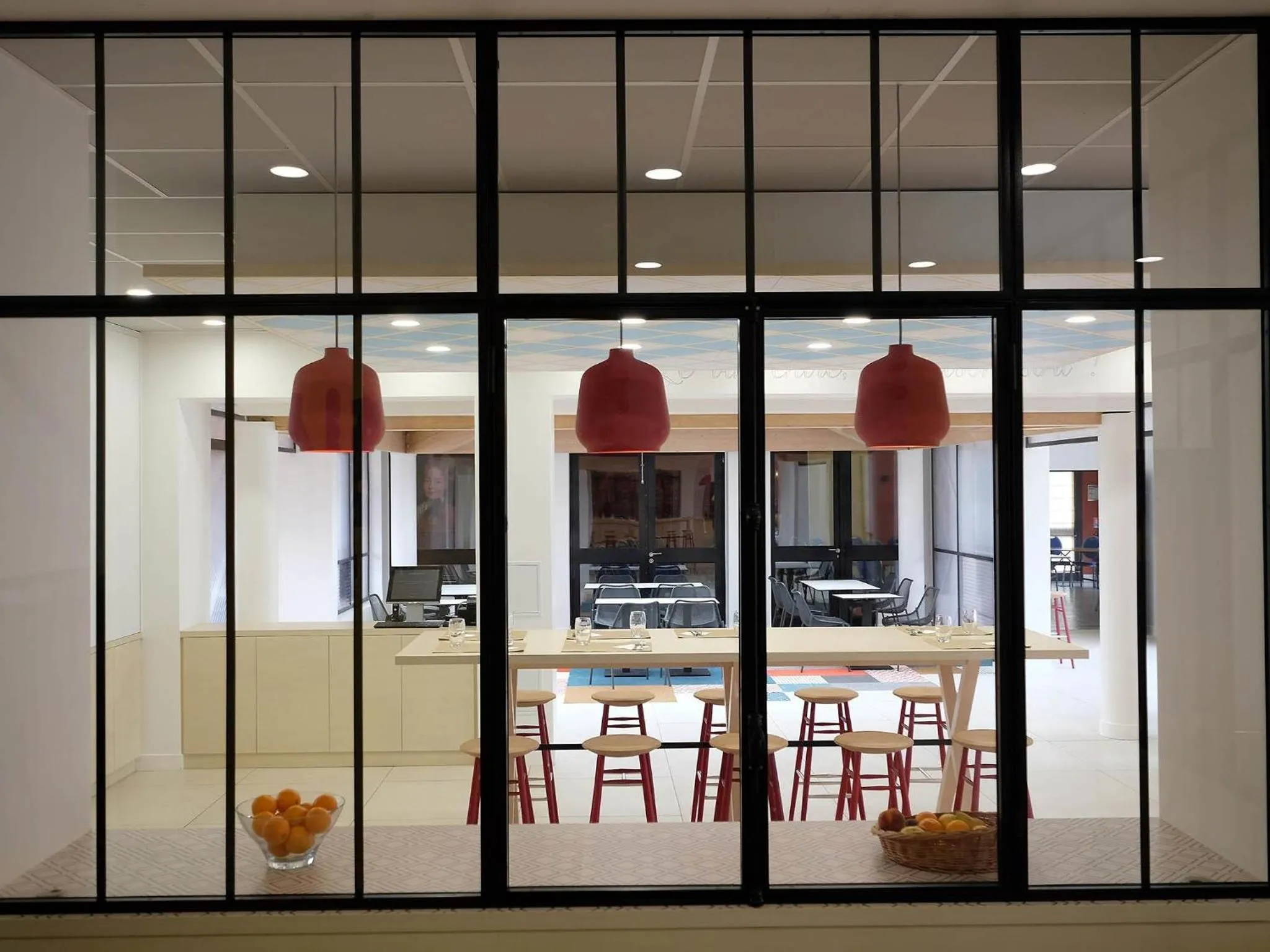 Restaurant/places to eat in Hôtel ibis Styles Auxerre Nord