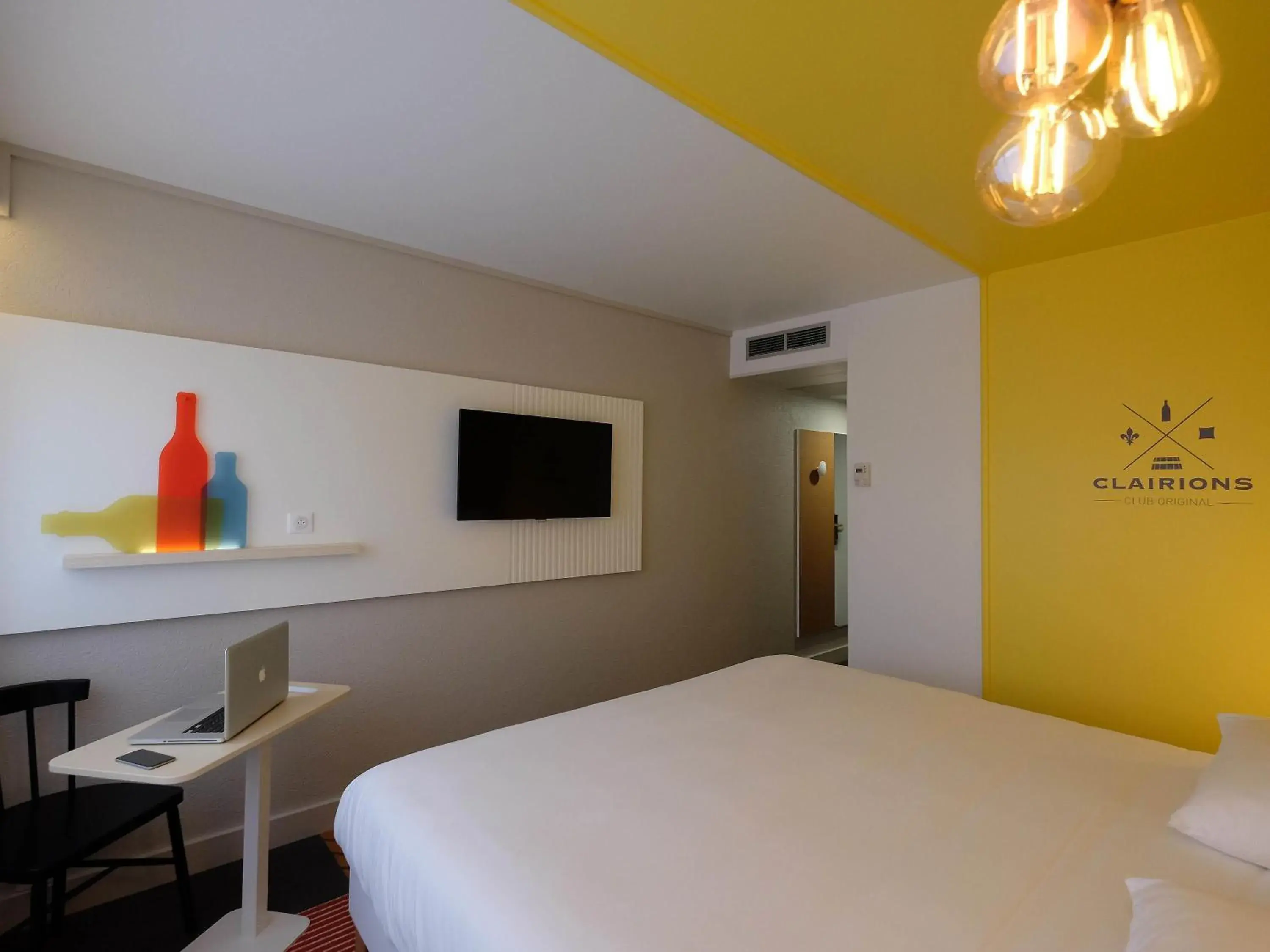 Bedroom, Bed in Hôtel ibis Styles Auxerre Nord Bedroom, Bed in Hôtel ibis Styles Auxerre Nord