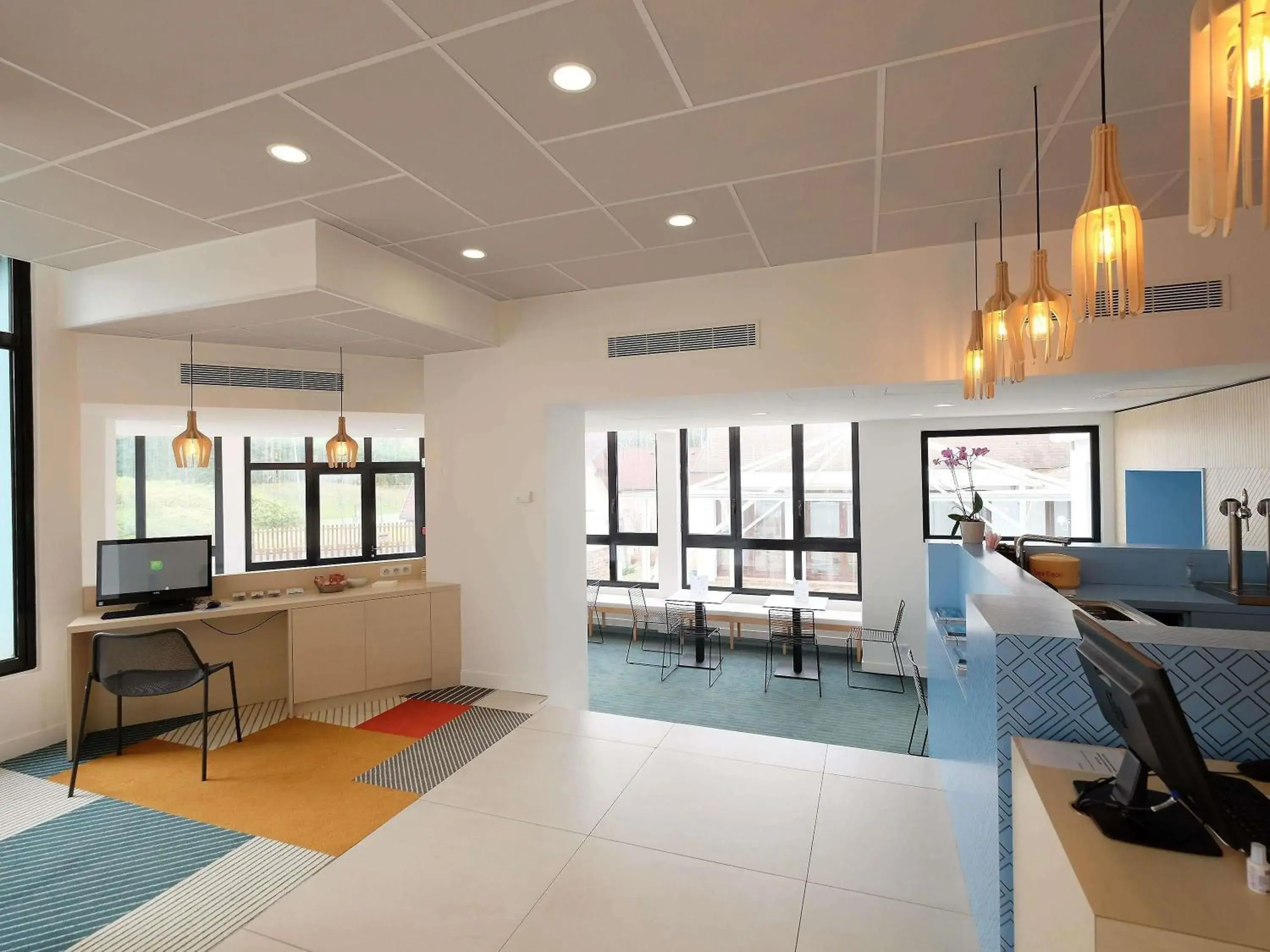 Property building in Hôtel ibis Styles Auxerre Nord Property building in Hôtel ibis Styles Auxerre Nord