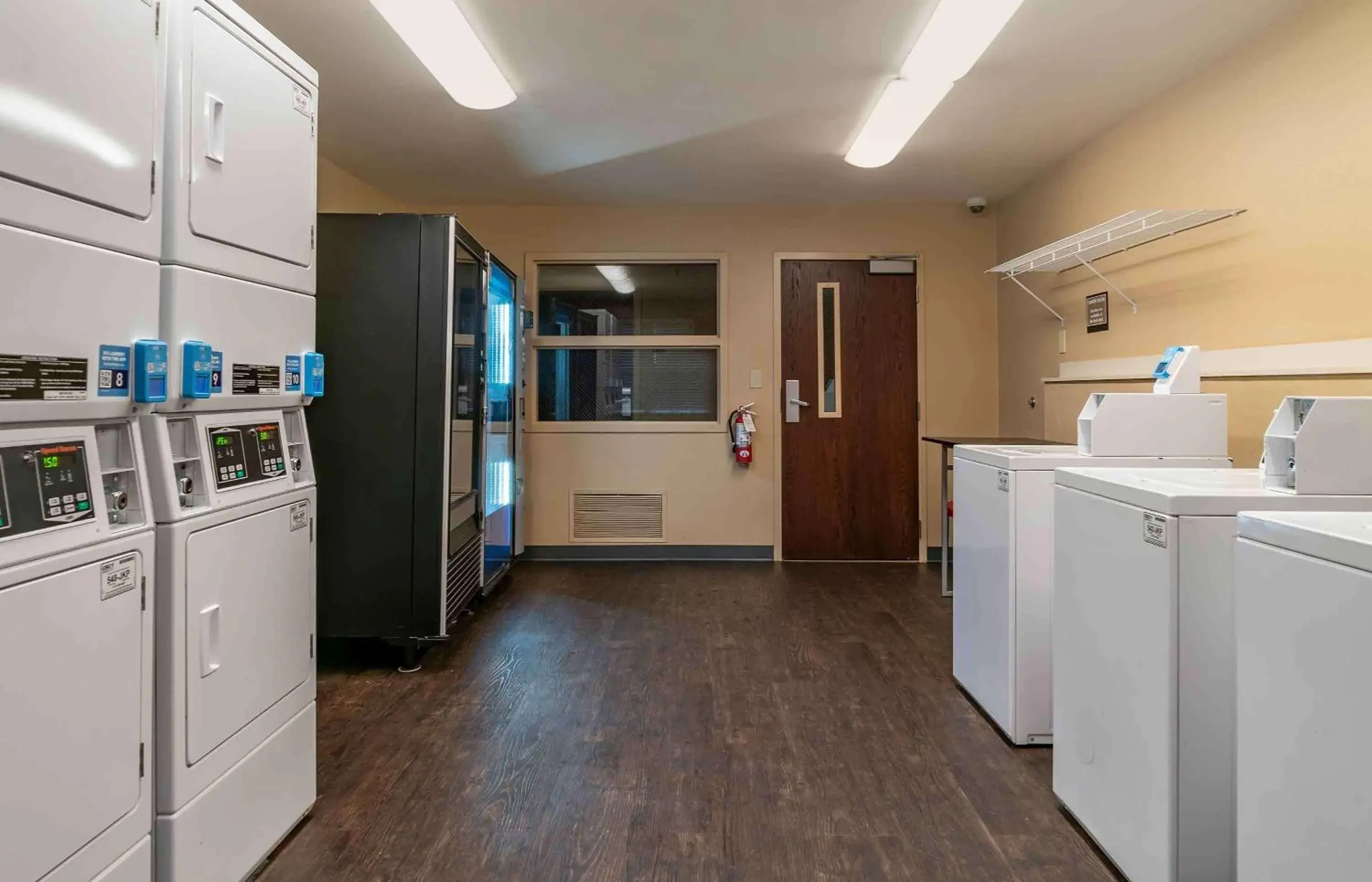 Property building in Extended Stay America Suites - Detroit - Ann Arbor - Briarwood Mall Property building in Extended Stay America Suites - Detroit - Ann Arbor - Briarwood Mall