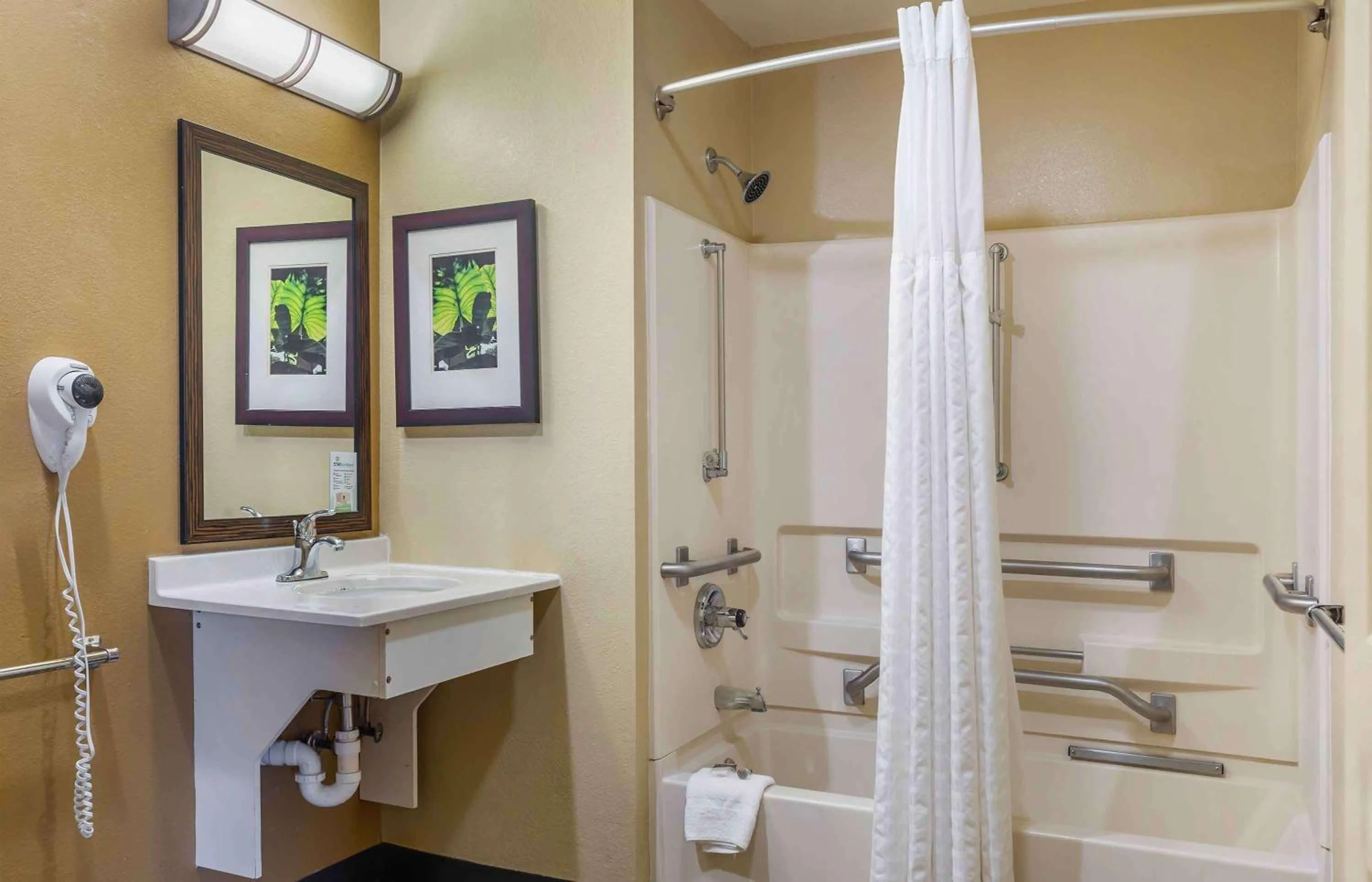Bathroom in Extended Stay America Suites - Boston - Westborough - Computer Dr