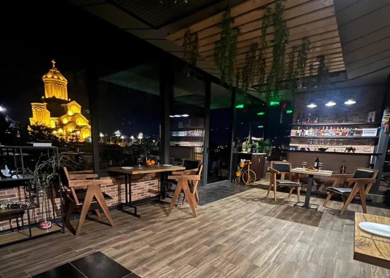 Night in Hotel Livin