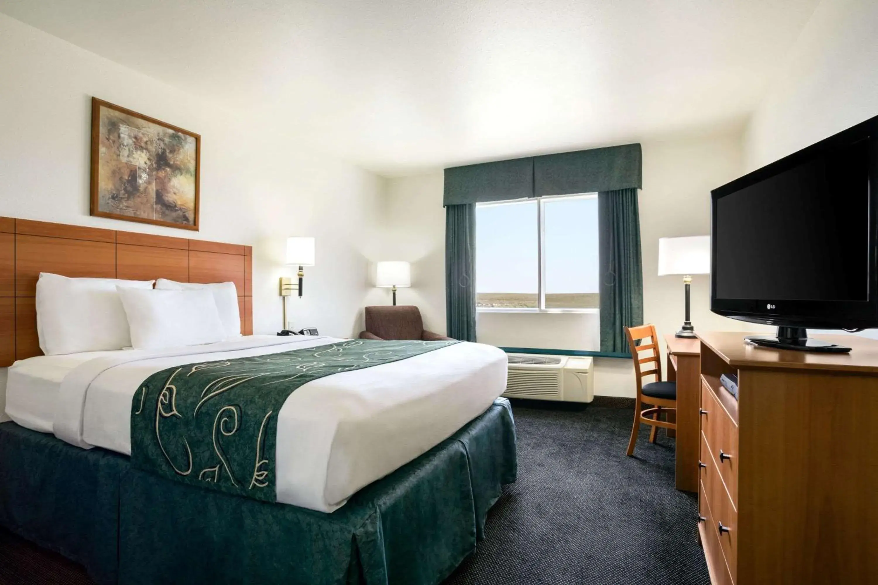 Photo of the whole room, Bed in Travelodge by Wyndham Bill WY Thunder Basin Ntl Grassland Photo of the whole room, Bed in Travelodge by Wyndham Bill WY Thunder Basin Ntl Grassland