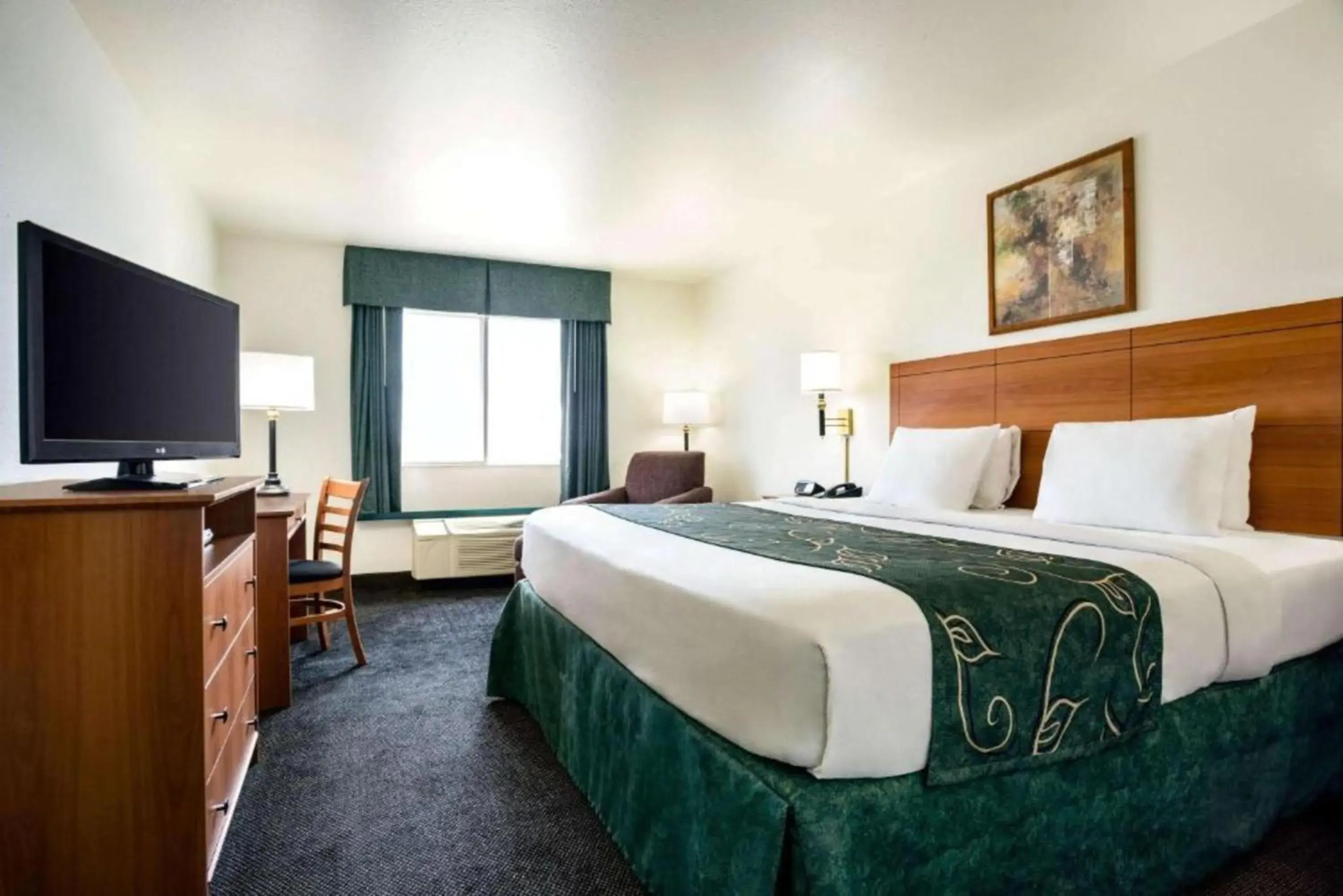 Bed in Travelodge by Wyndham Bill WY Thunder Basin Ntl Grassland Bed in Travelodge by Wyndham Bill WY Thunder Basin Ntl Grassland