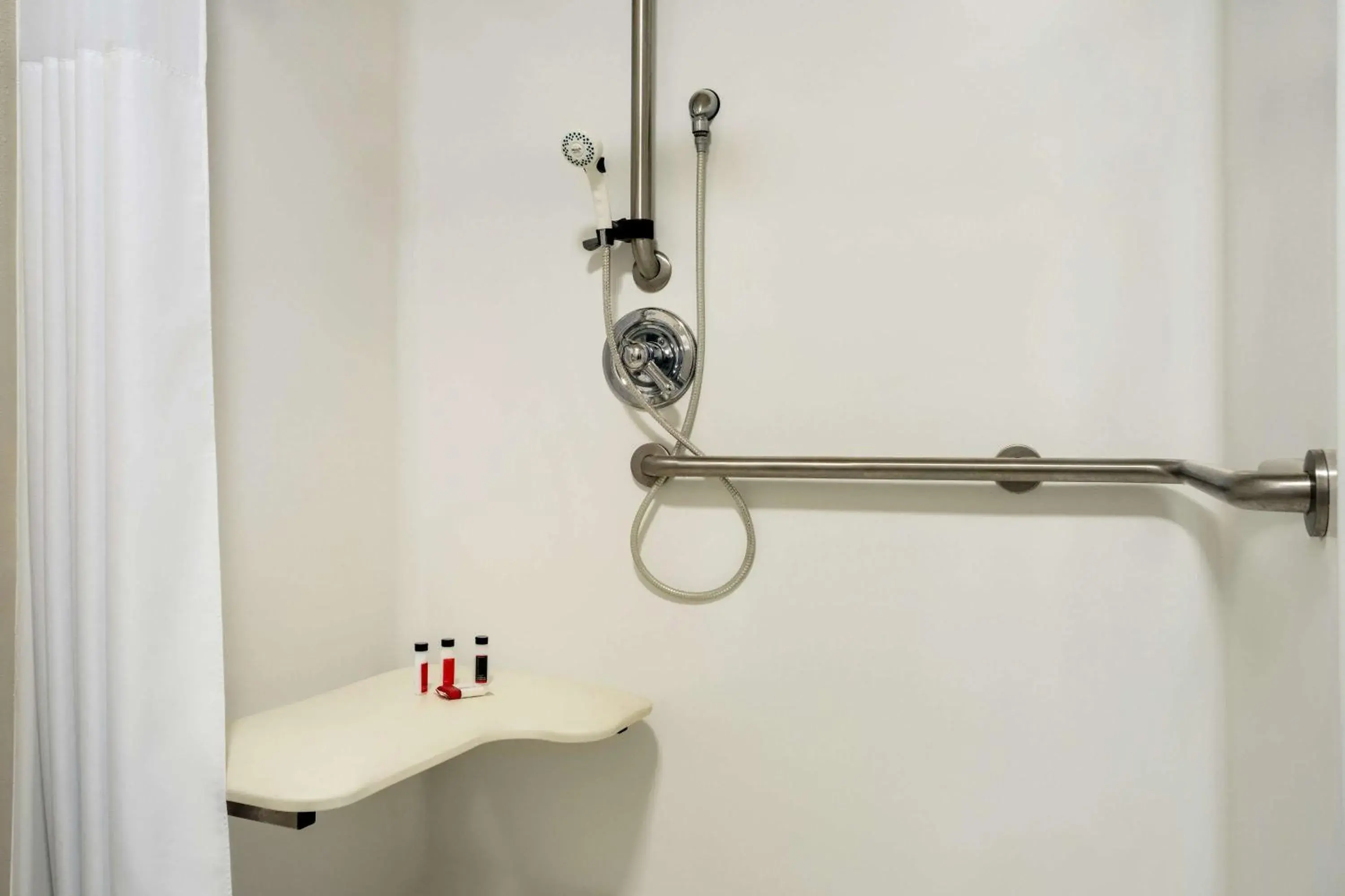 King Room - Mobility Access/Non-Smoking in Travelodge by Wyndham Bill WY Thunder Basin Ntl Grassland King Room - Mobility Access/Non-Smoking in Travelodge by Wyndham Bill WY Thunder Basin Ntl Grassland