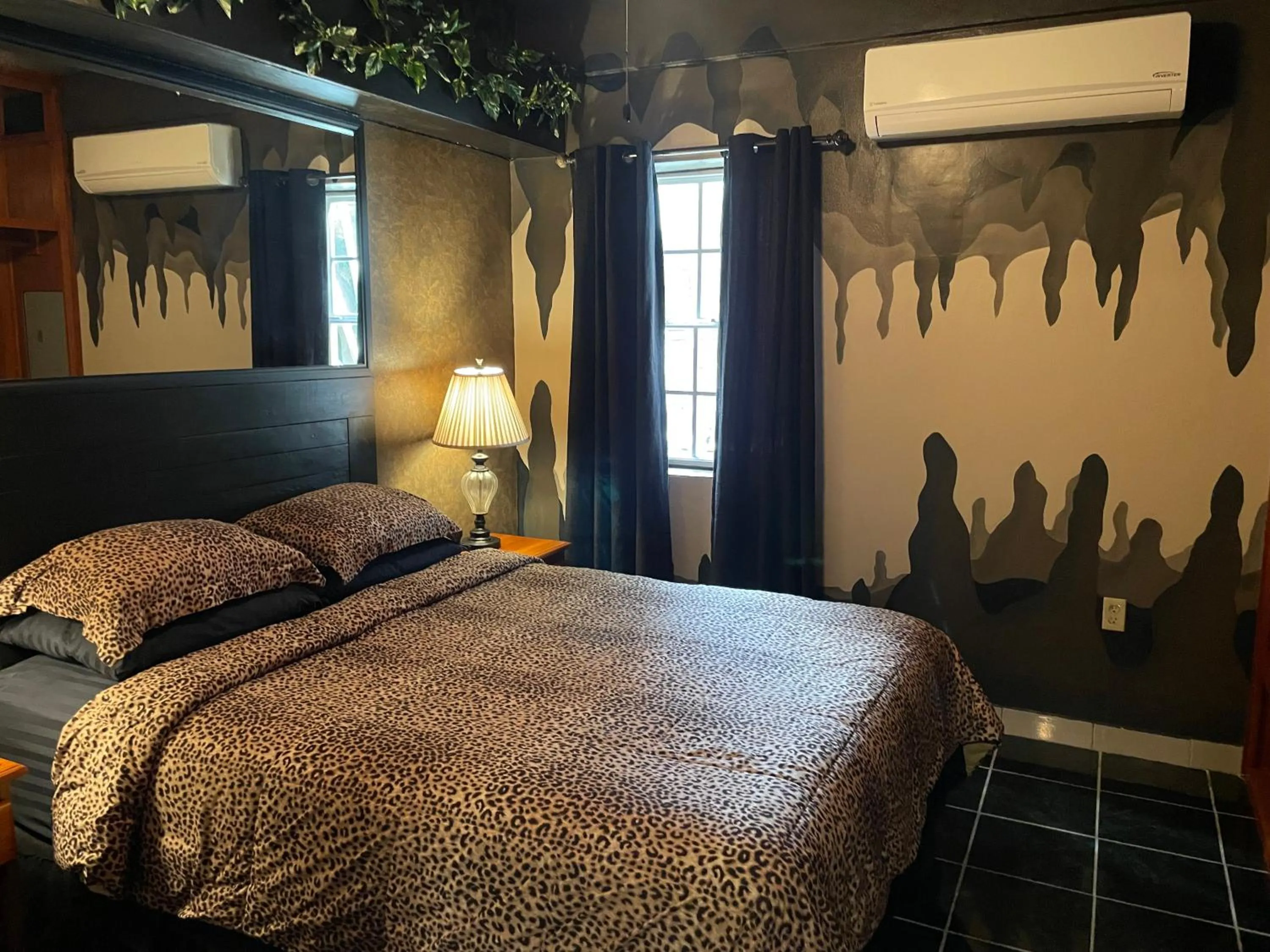 Bedroom, Bed in Belize Budget Suites