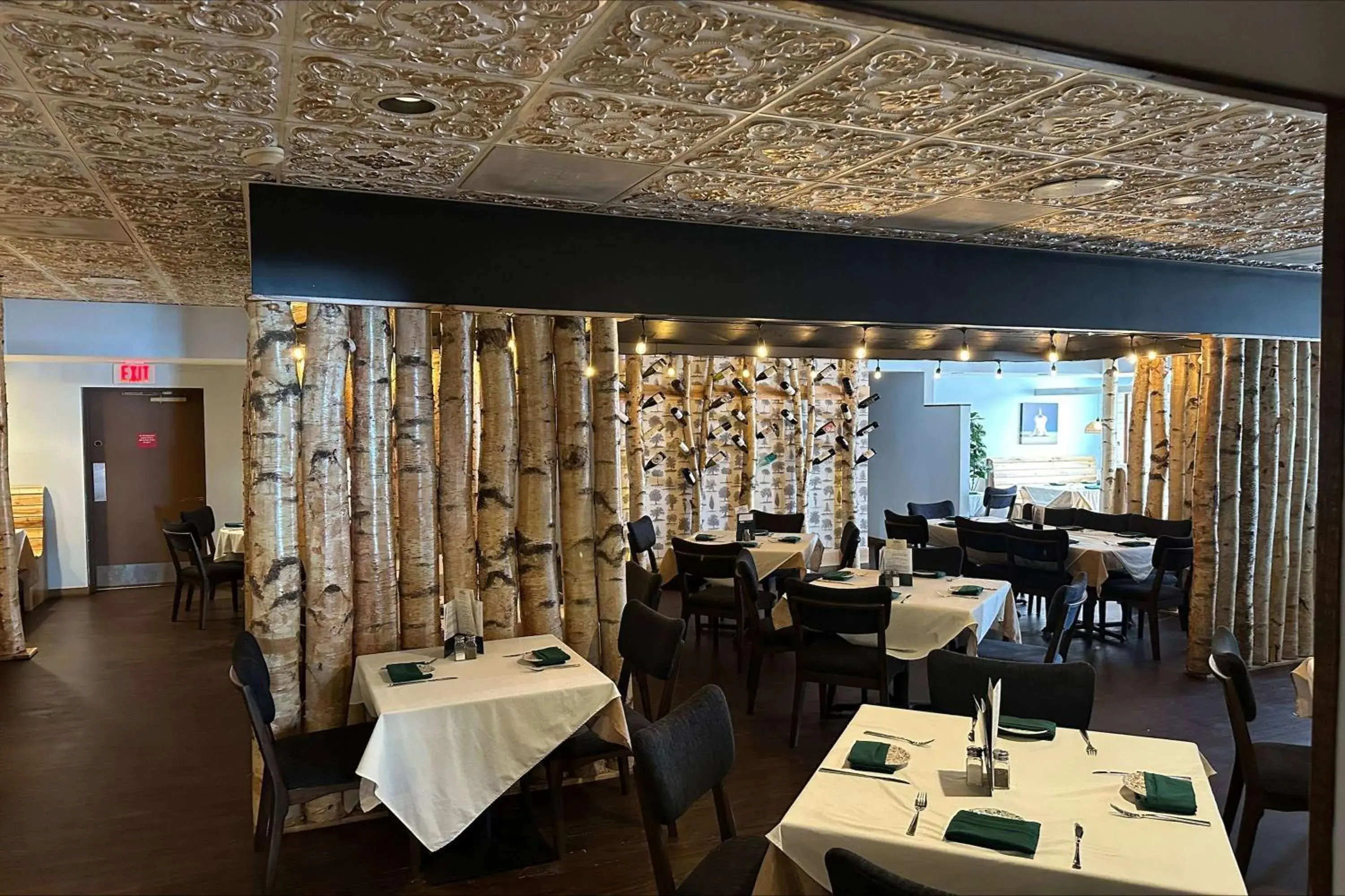 Restaurant/places to eat in Ramada by Wyndham Marquette Restaurant/places to eat in Ramada by Wyndham Marquette