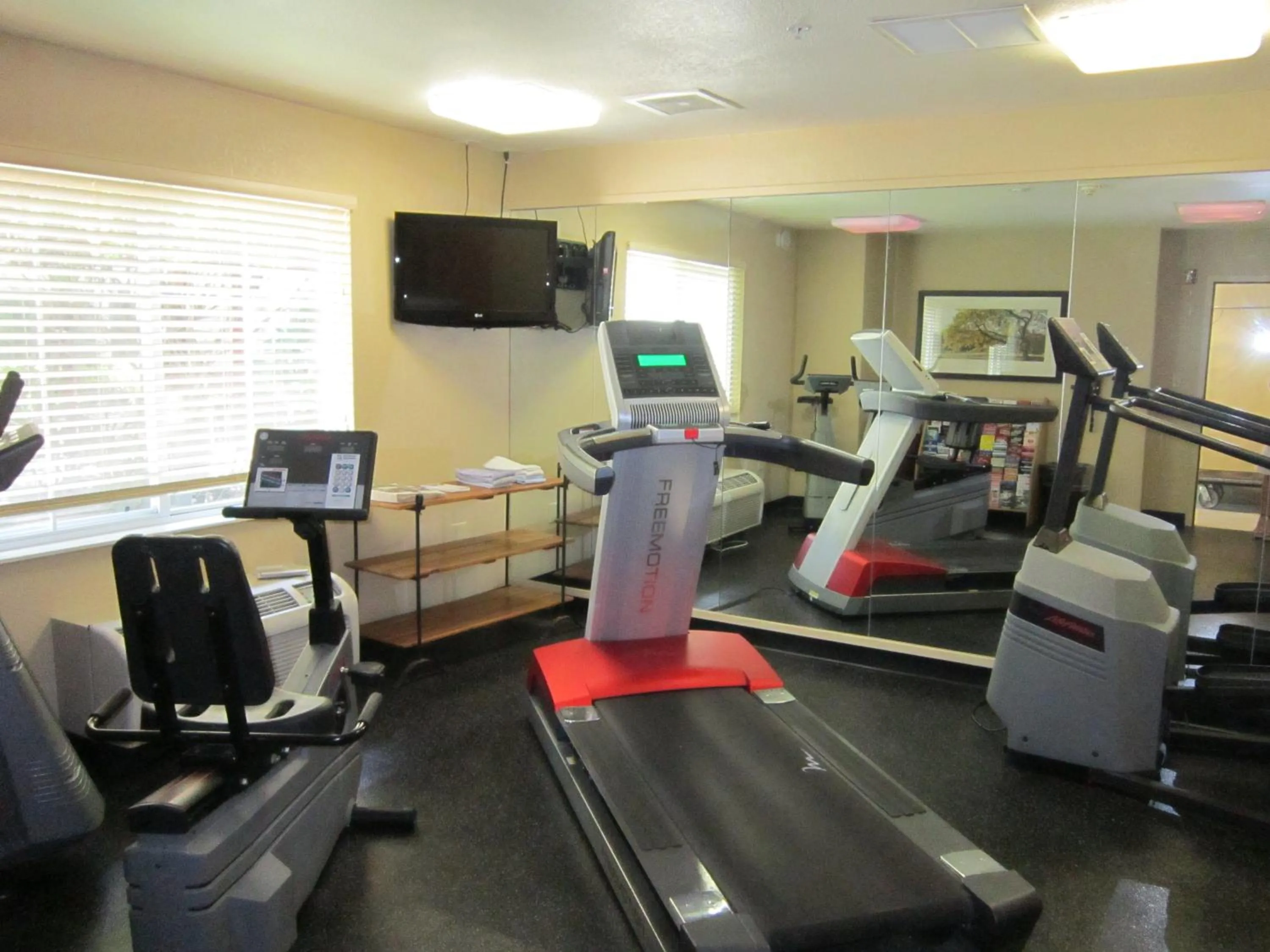 Fitness centre/facilities in Extended Stay America Suites - Pleasanton - Chabot Dr