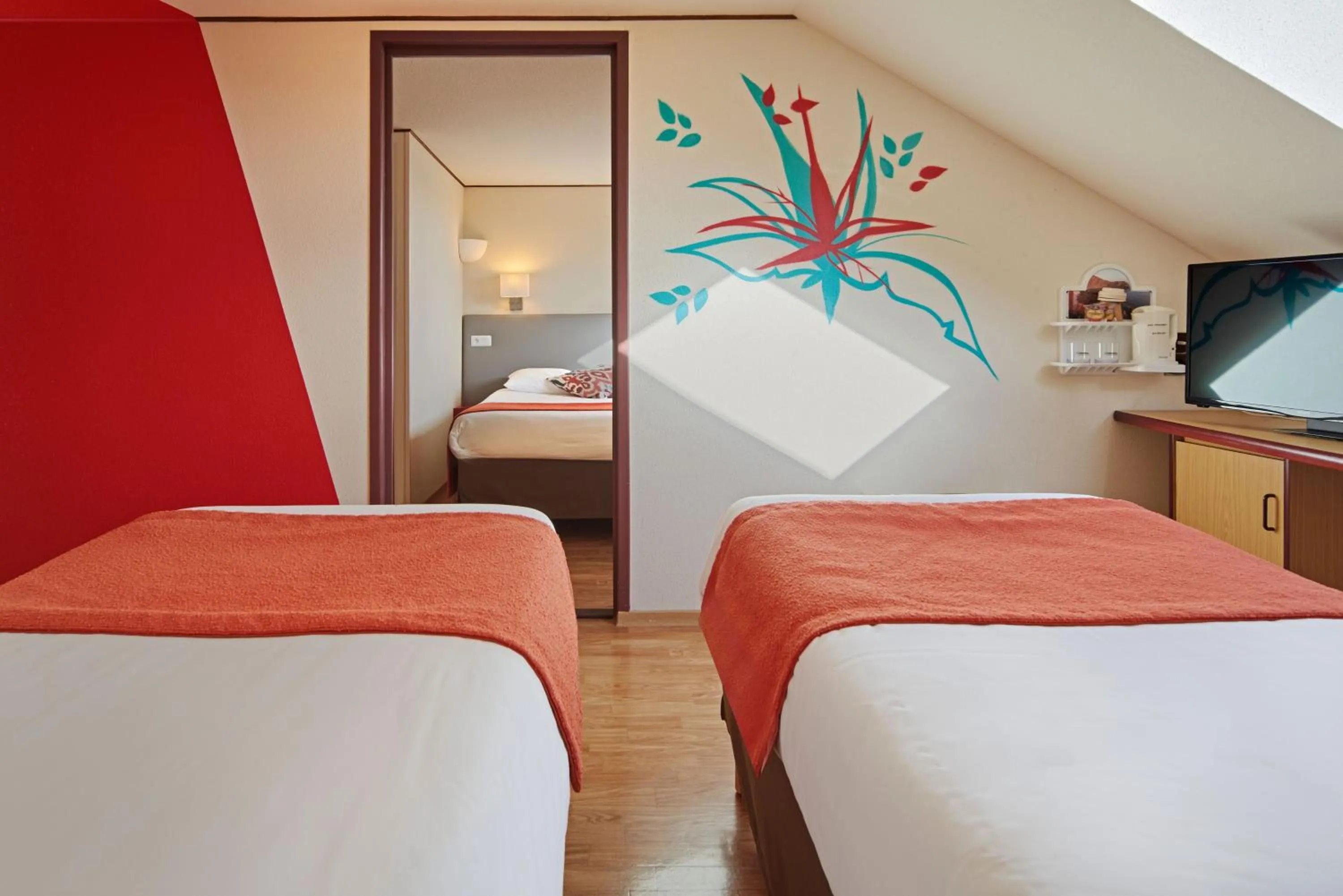 Bed in The Originals City, Hôtel A Pic, Cherbourg