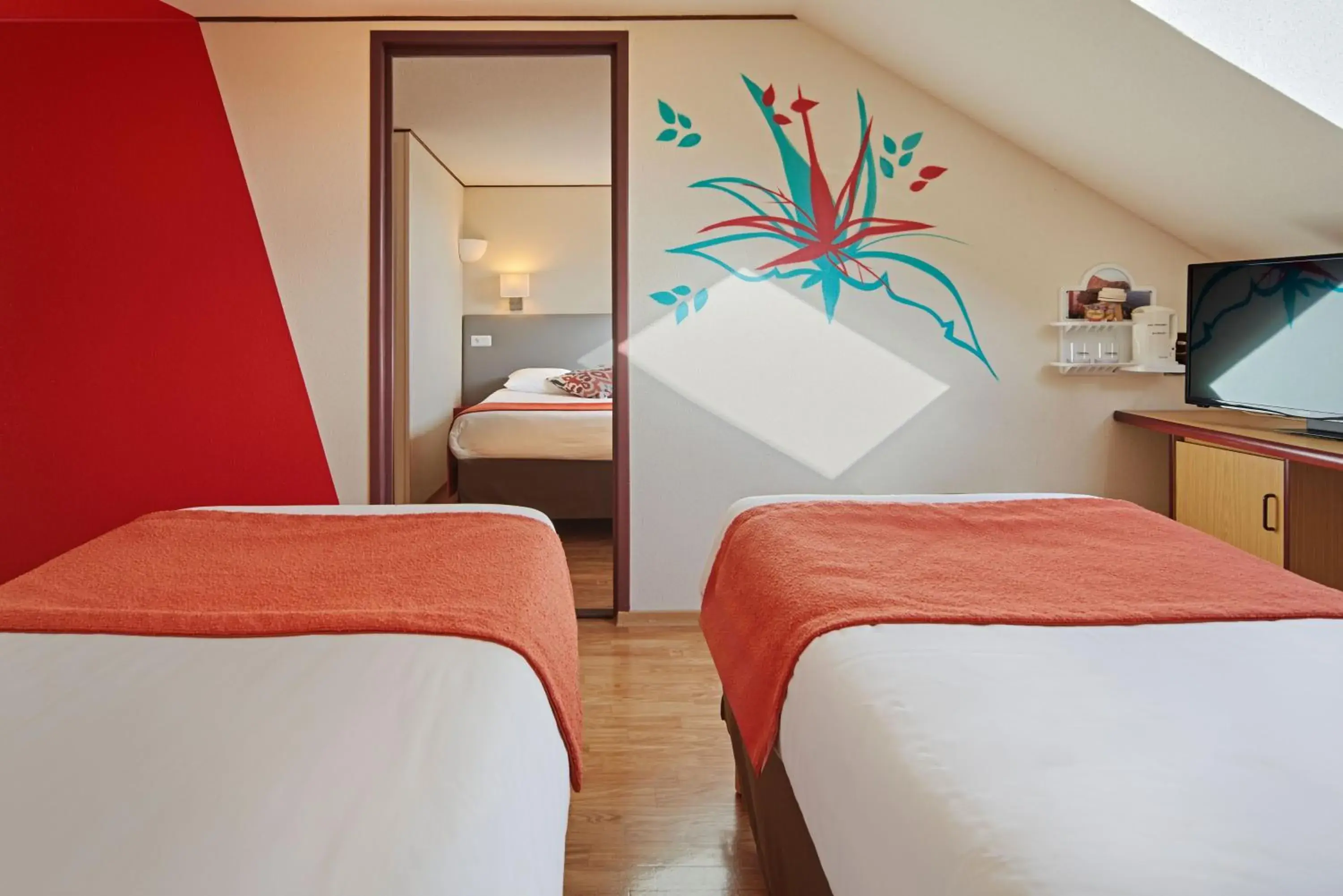 Bed in The Originals City, Hôtel A Pic, Cherbourg Bed in The Originals City, Hôtel A Pic, Cherbourg