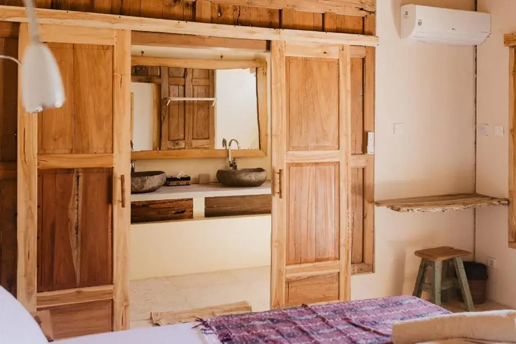 Bungalow with Patio - single occupancy in Kalyssa Beach Bungalows Bungalow with Patio - single occupancy in Kalyssa Beach Bungalows