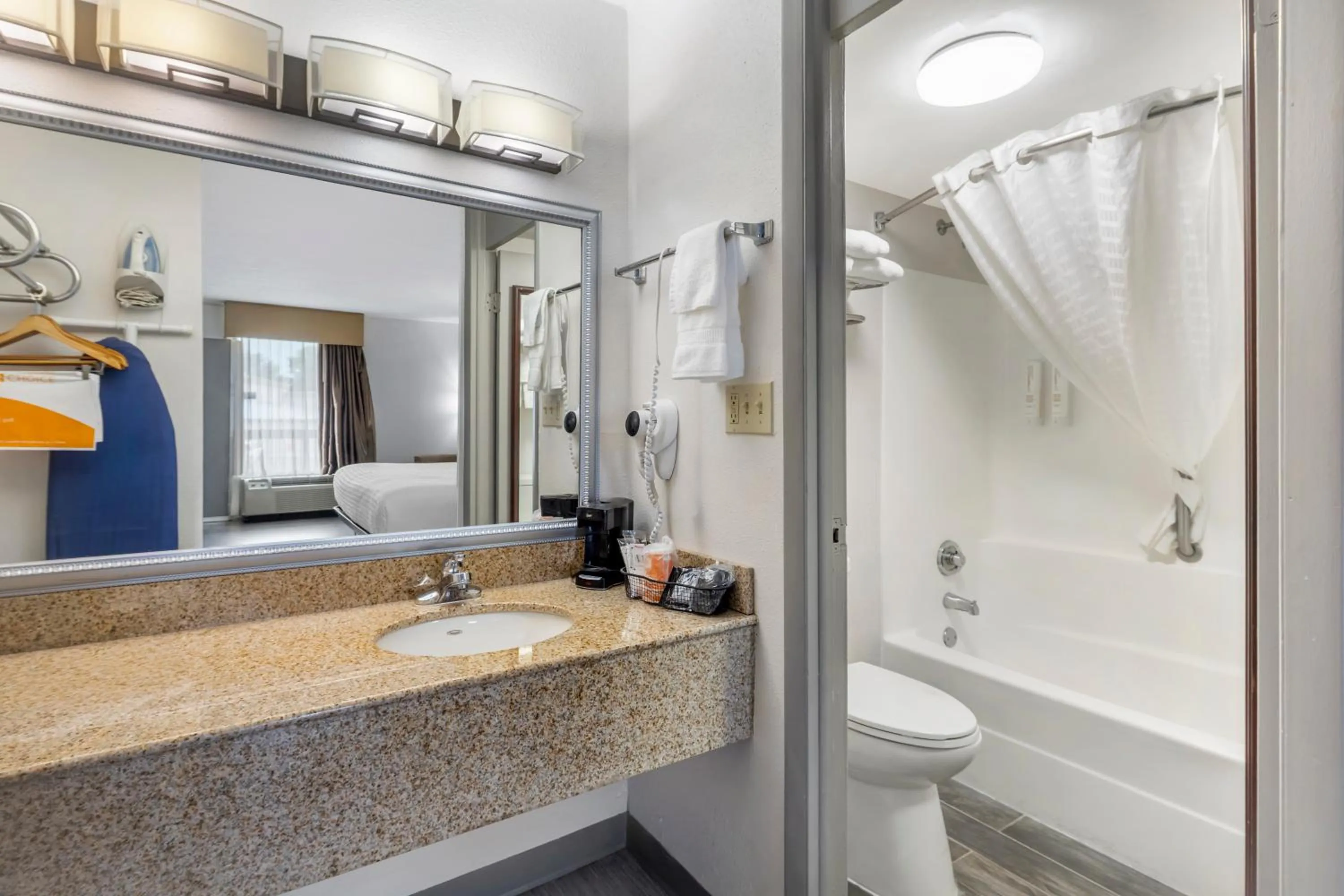 Clarion Pointe Morrow - Atlanta South