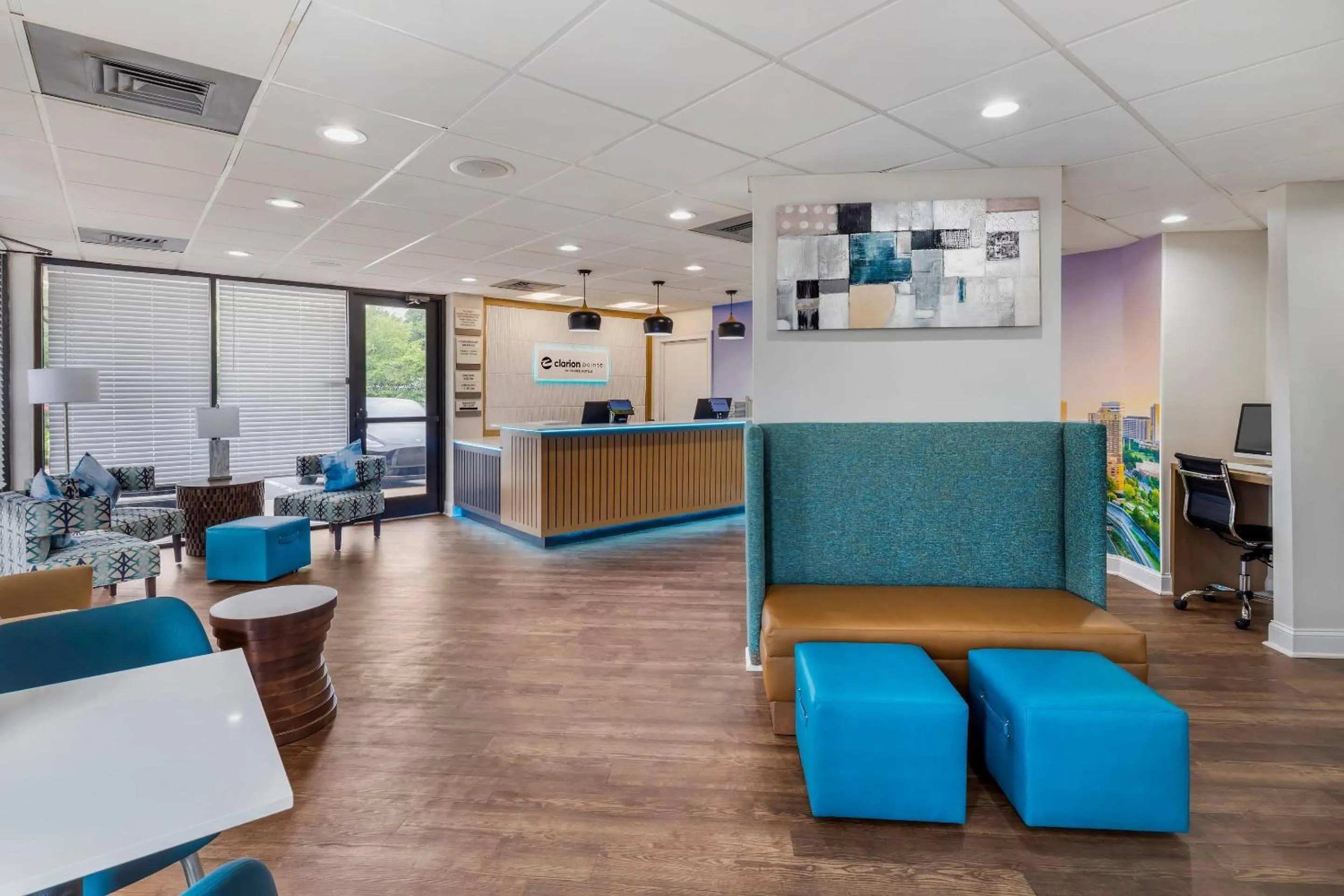 Lobby or reception in Clarion Pointe Morrow - Atlanta South