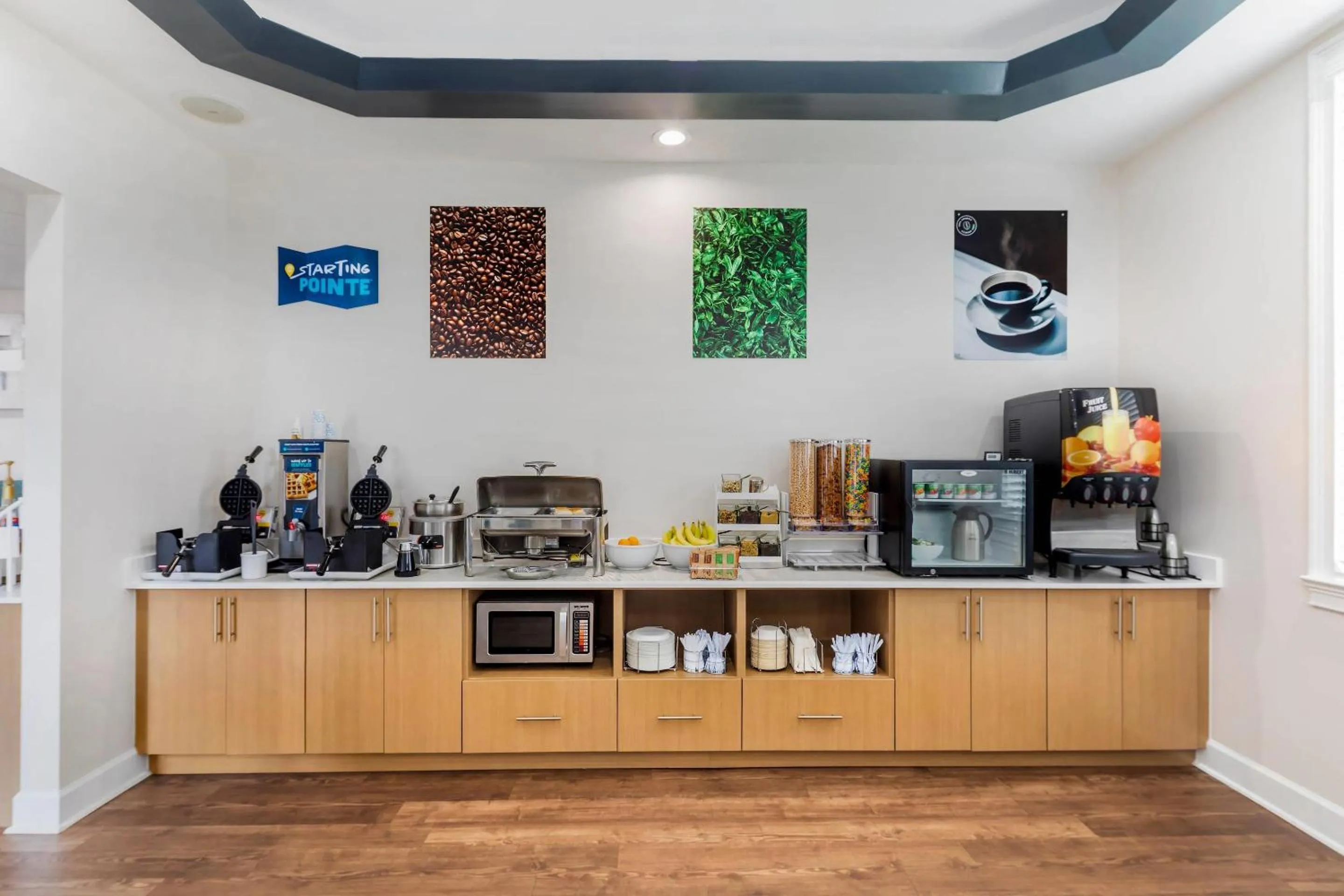 Breakfast in Clarion Pointe Morrow - Atlanta South