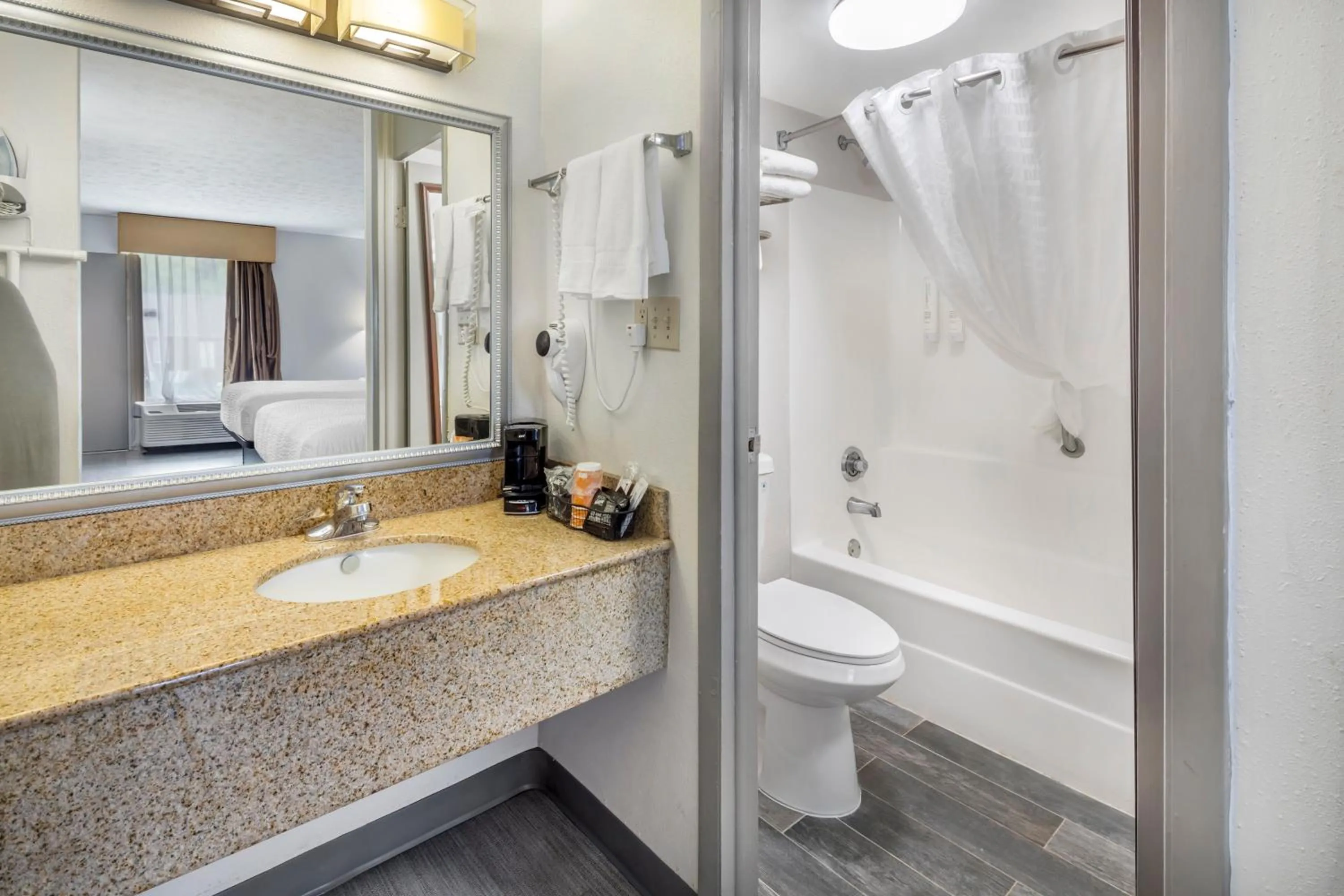 Clarion Pointe Morrow - Atlanta South