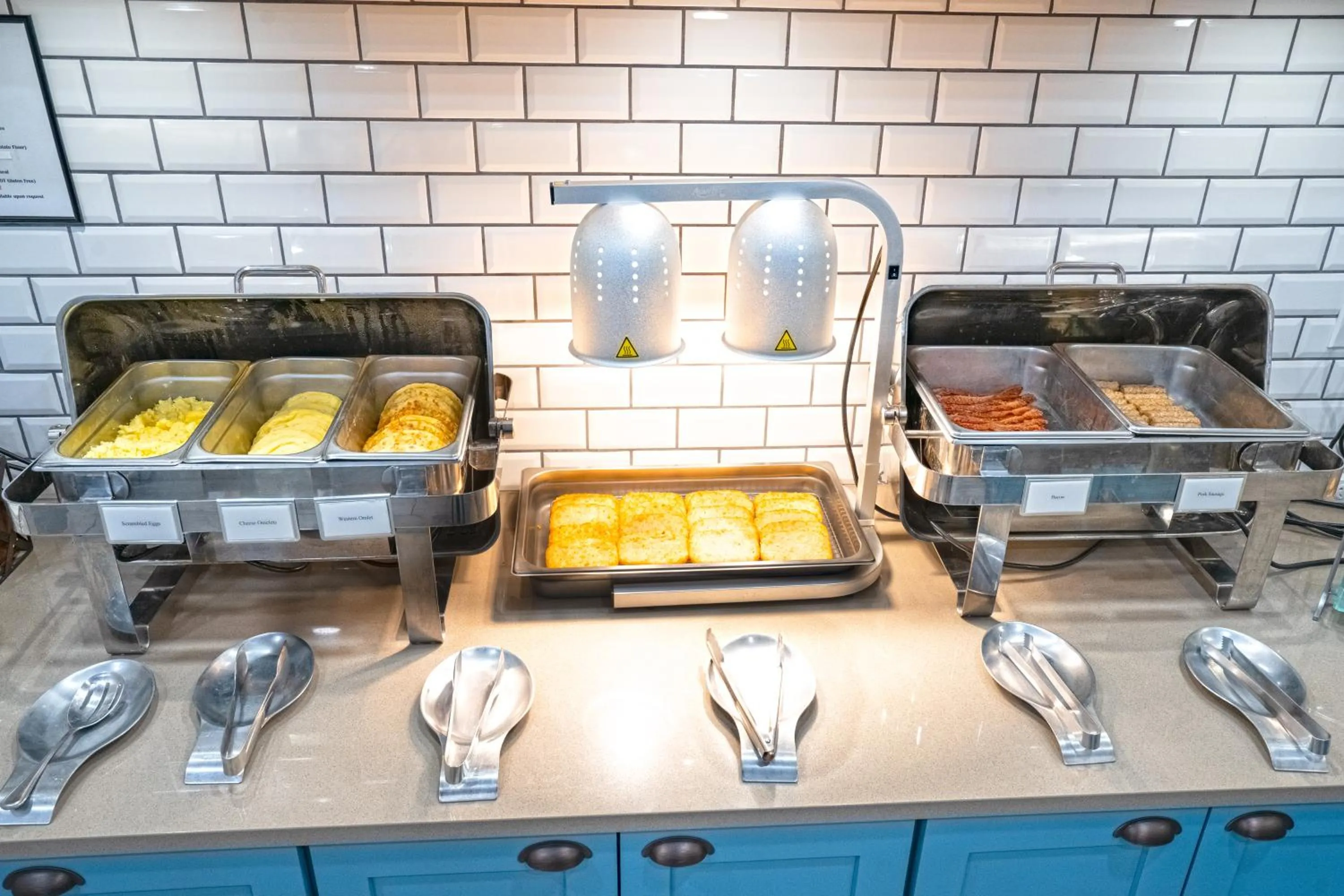 Breakfast in Country Inn & Suites by Radisson, State College Penn State Area , PA