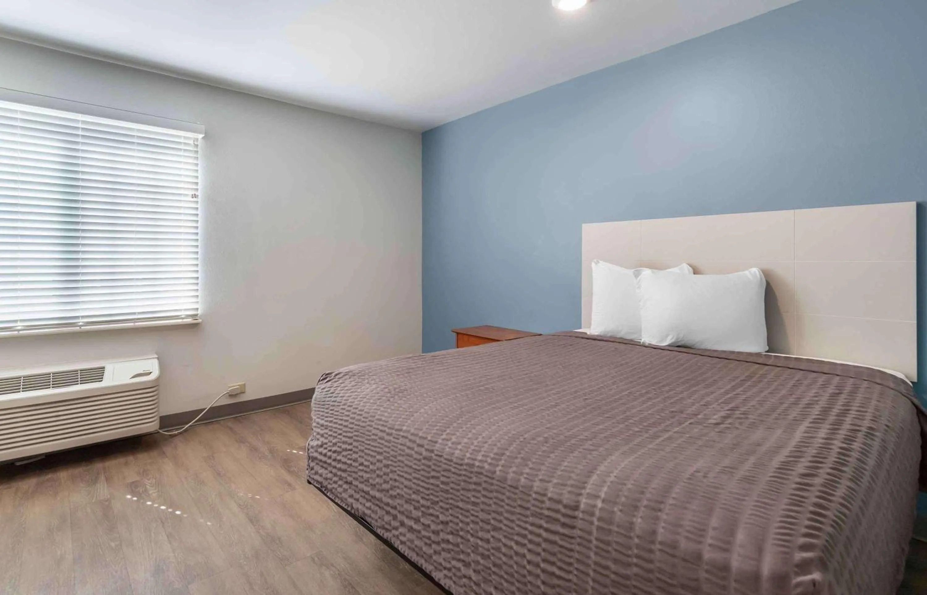 Bedroom, Bed in Extended Stay America Select Suites - Austin - Northwest