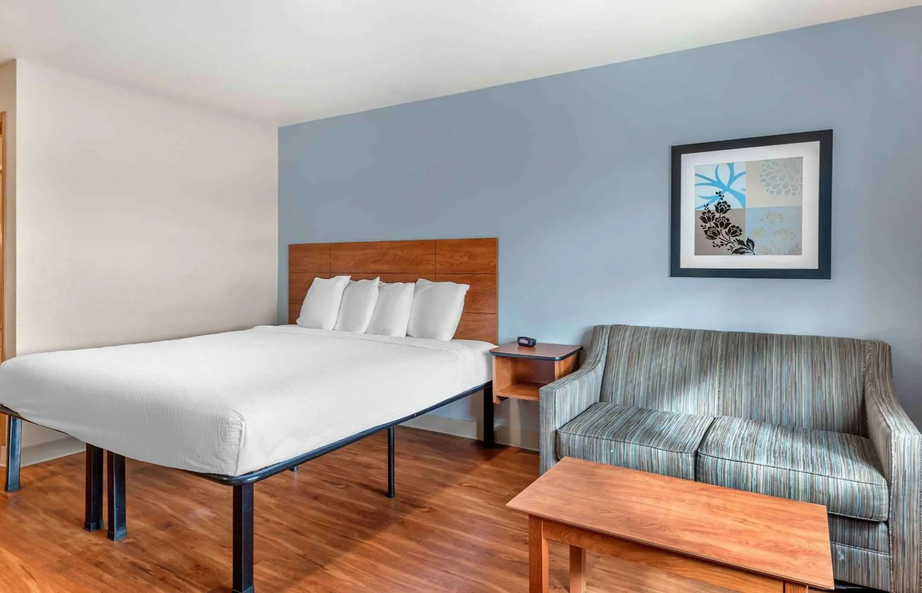 Bedroom, Bed in Extended Stay America Select Suites - Austin - Northwest Bedroom, Bed in Extended Stay America Select Suites - Austin - Northwest