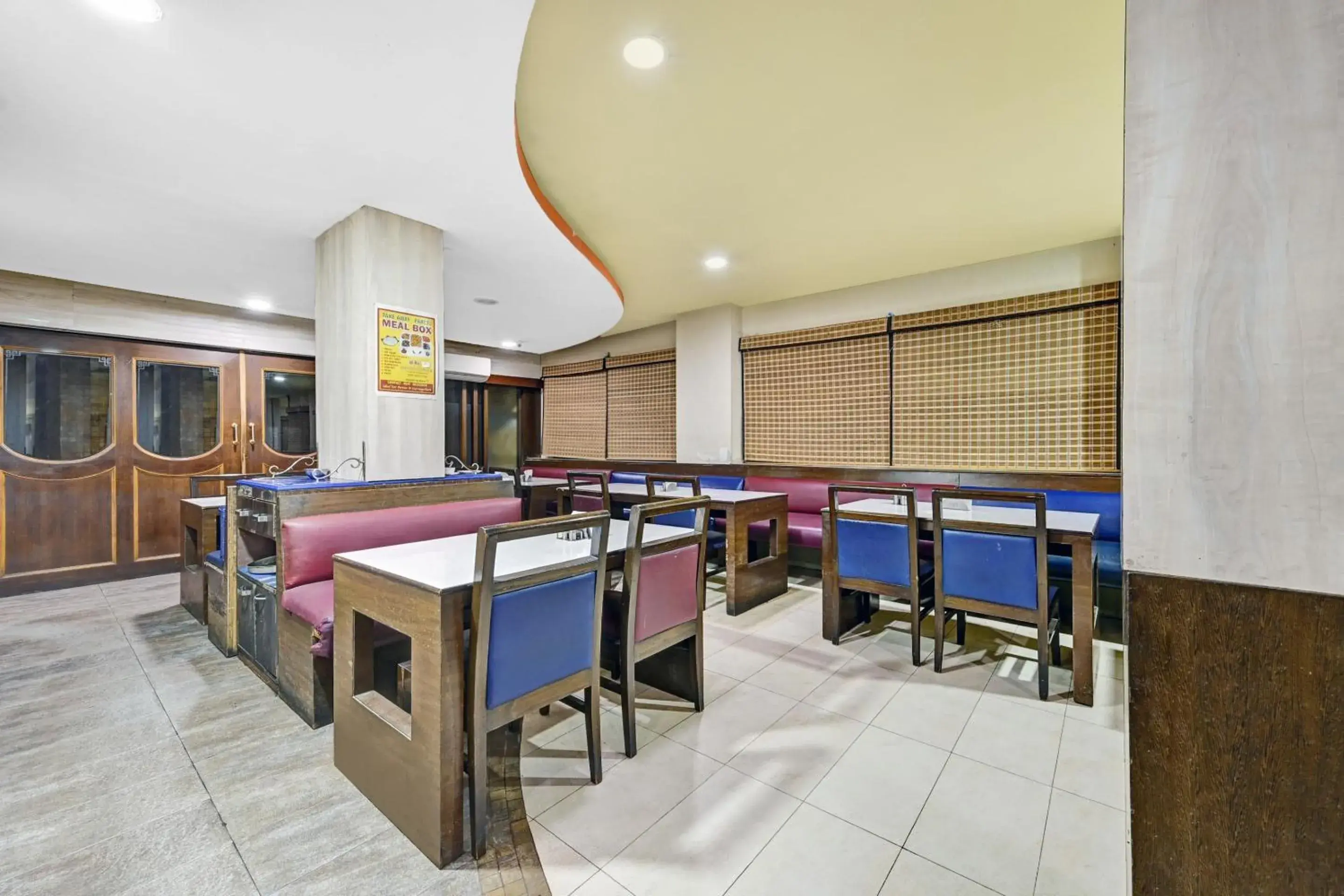 Restaurant/places to eat in Townhouse OAK Hotel Belsons Taj Mahal Restaurant/places to eat in Townhouse OAK Hotel Belsons Taj Mahal