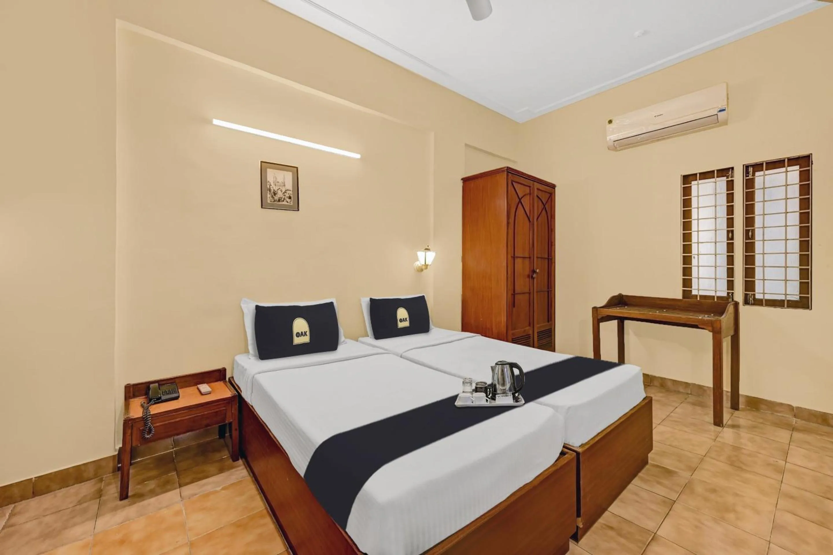 Bedroom, Bed in Super Townhouse OAK Hotel Belsons Taj Mahal