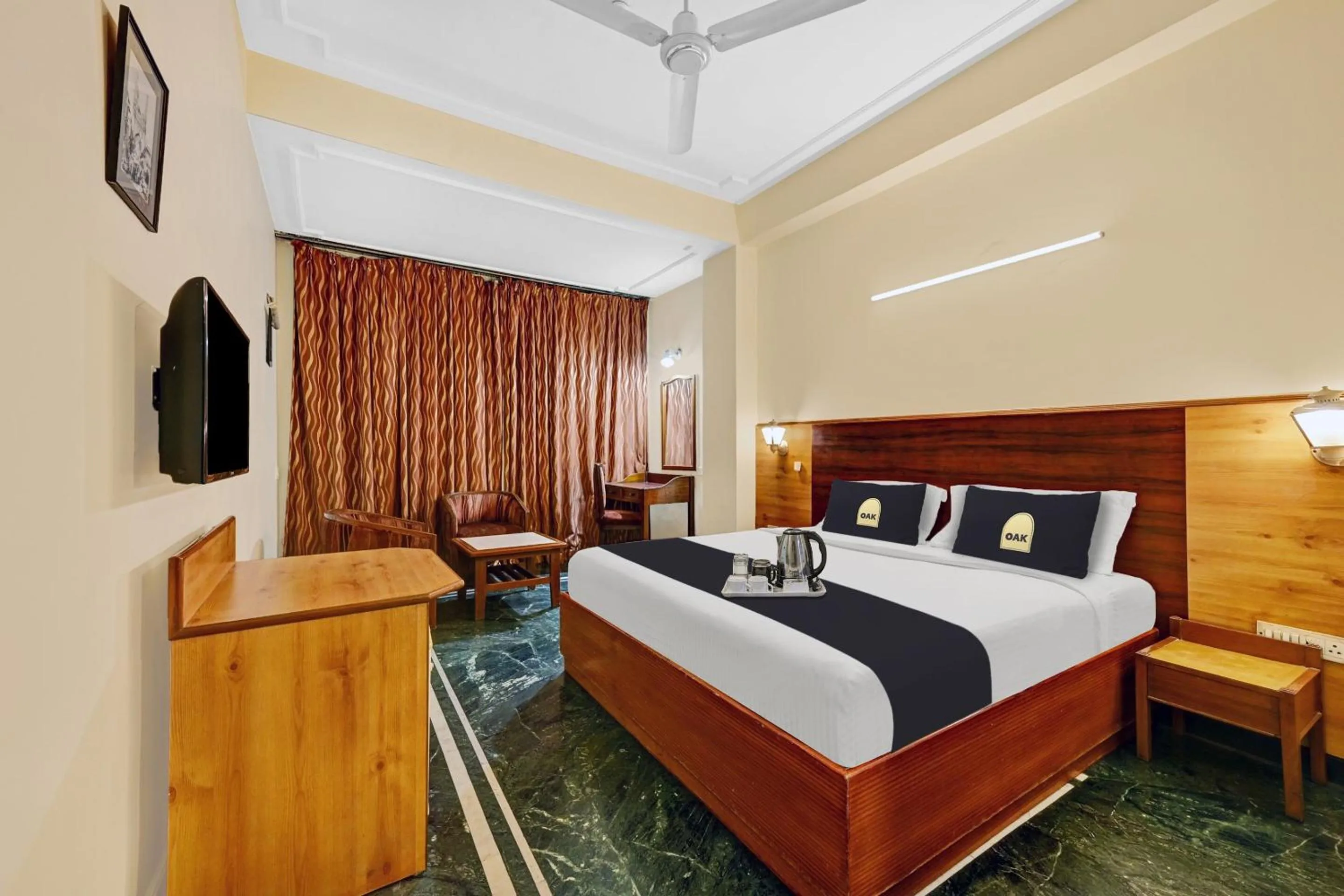 Bedroom, Bed in Super Townhouse OAK Hotel Belsons Taj Mahal