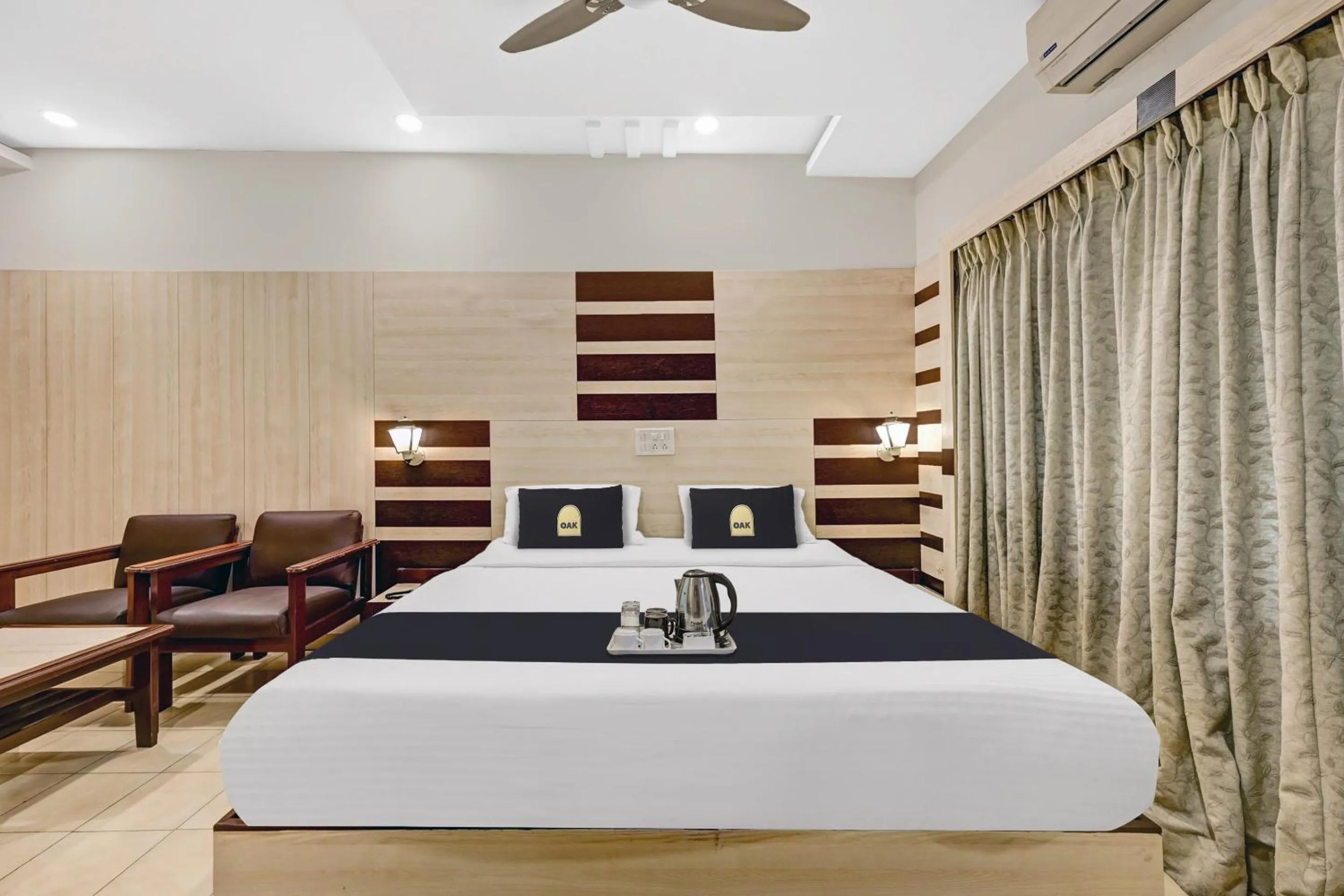 Bedroom, Bed in Townhouse OAK Hotel Belsons Taj Mahal