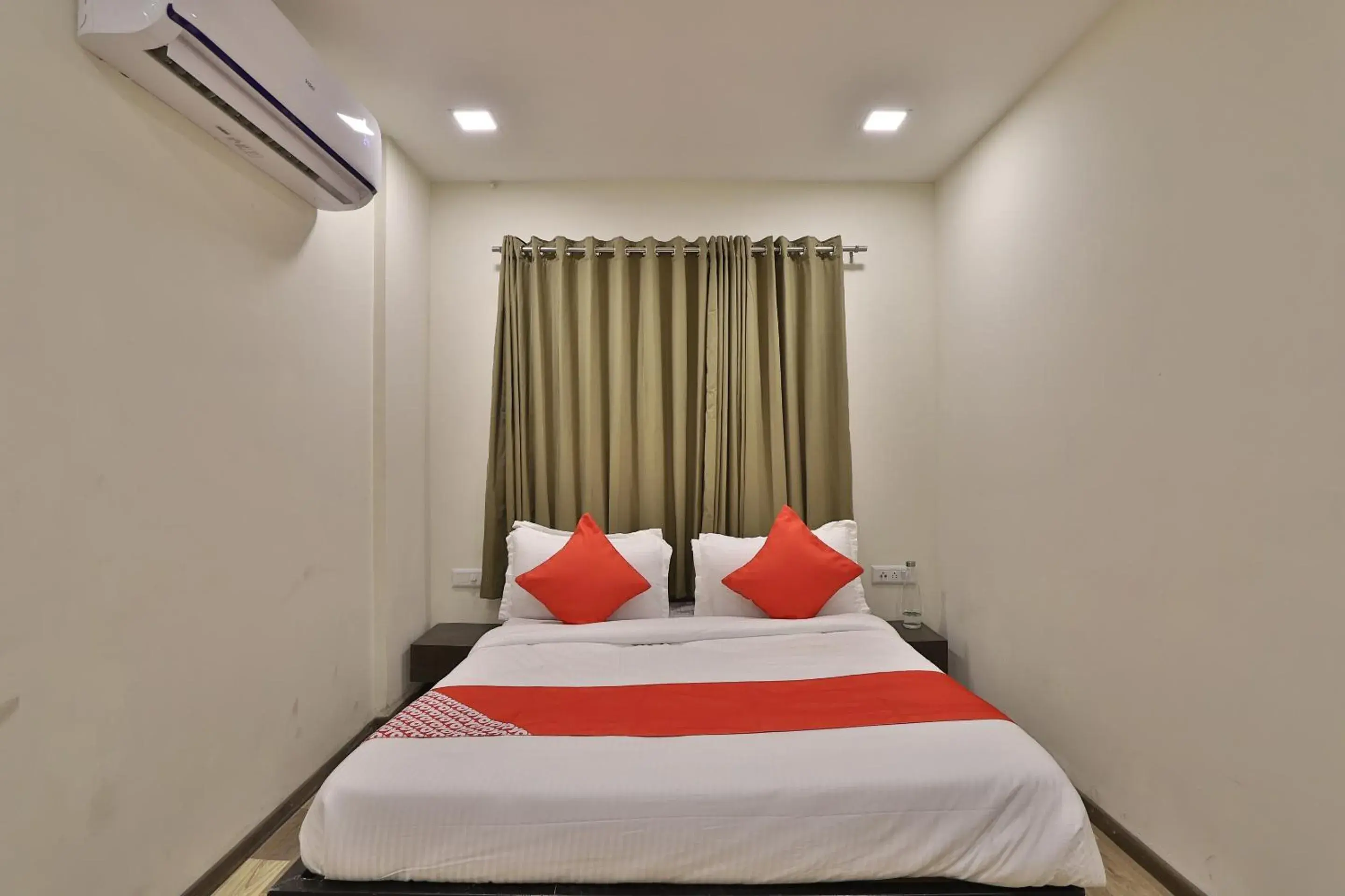 Bedroom, Bed in Hotel O Ripple Mall Bedroom, Bed in Hotel O Ripple Mall