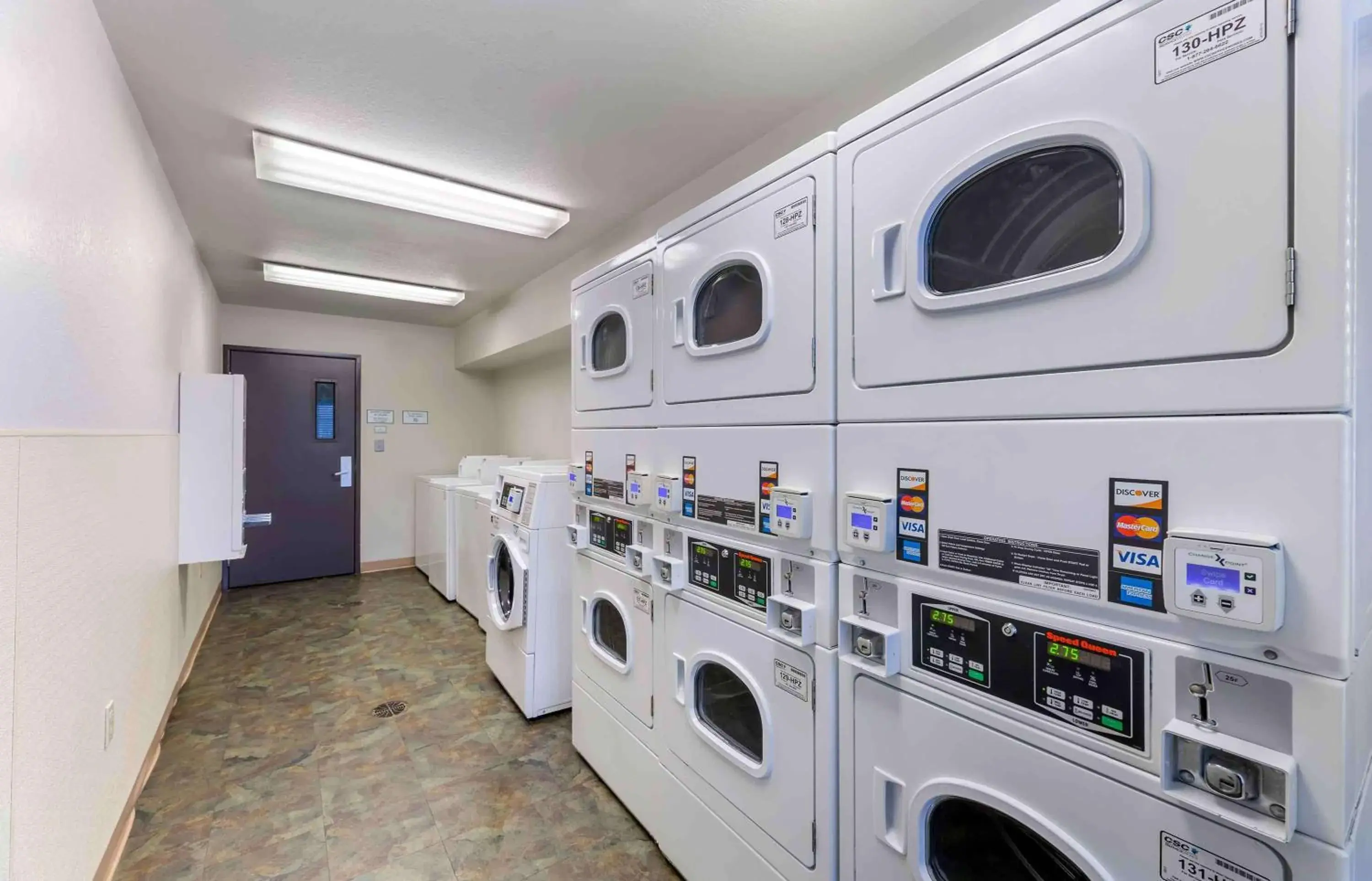 Property building in Extended Stay America Select Suites - Cleveland - Avon Property building in Extended Stay America Select Suites - Cleveland - Avon